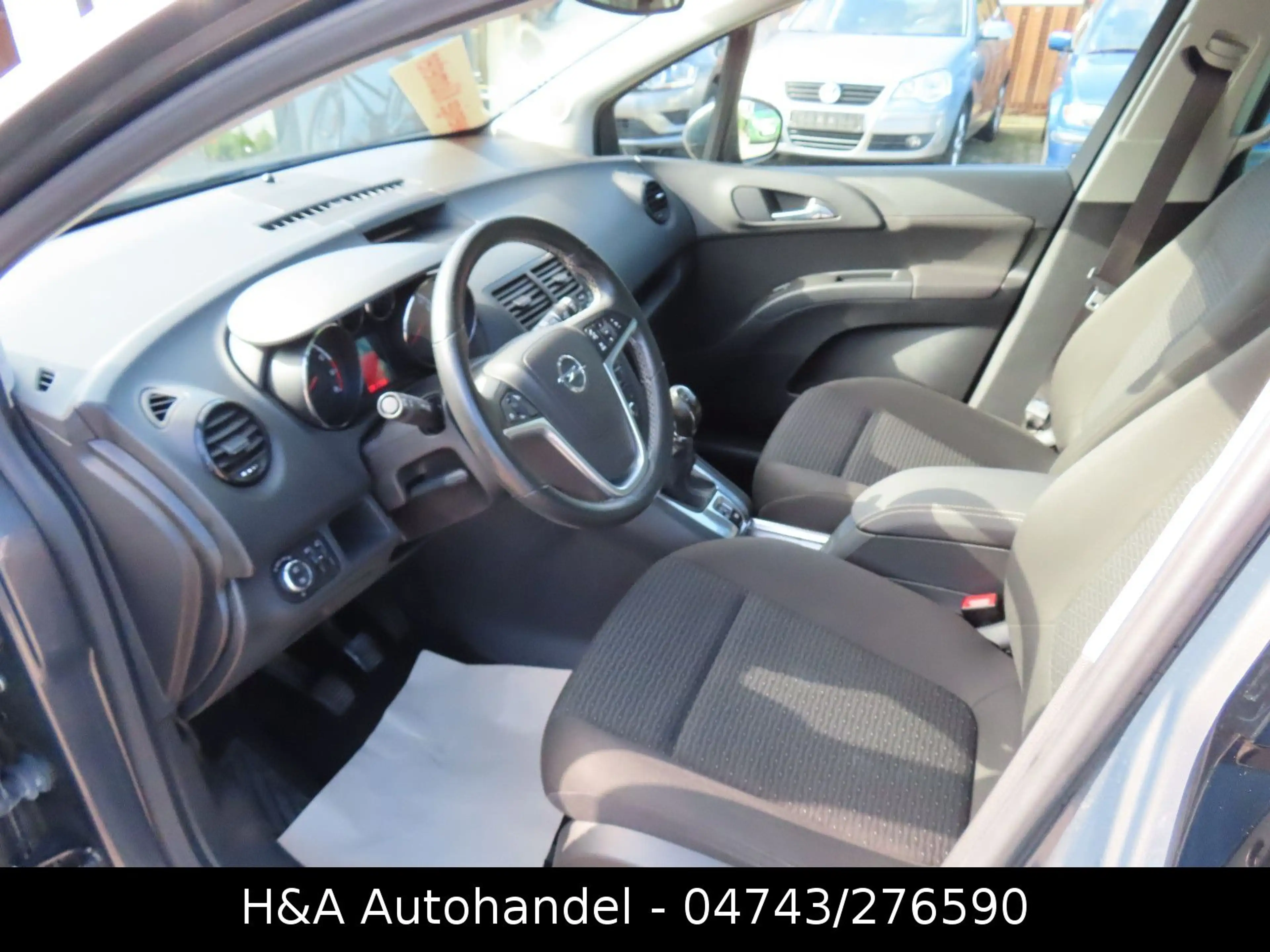Opel Meriva B Active — photo 12