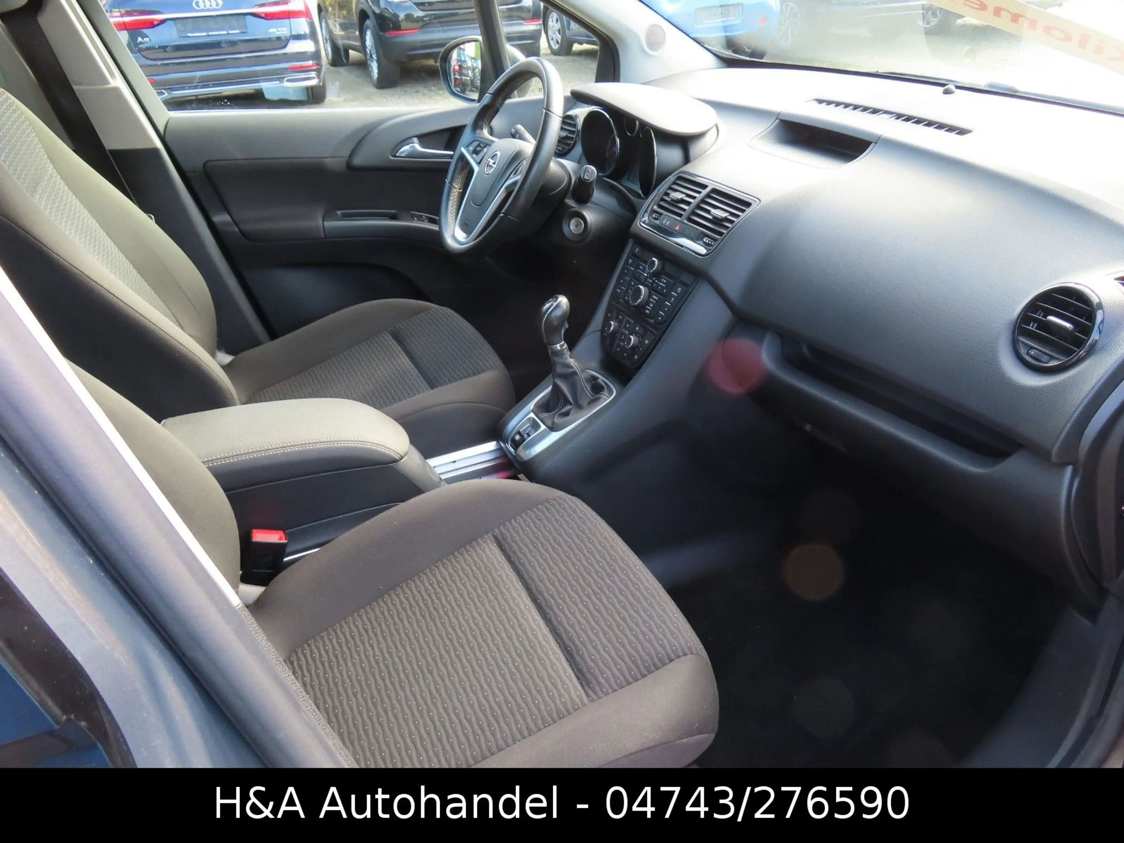 Opel Meriva B Active — photo 14
