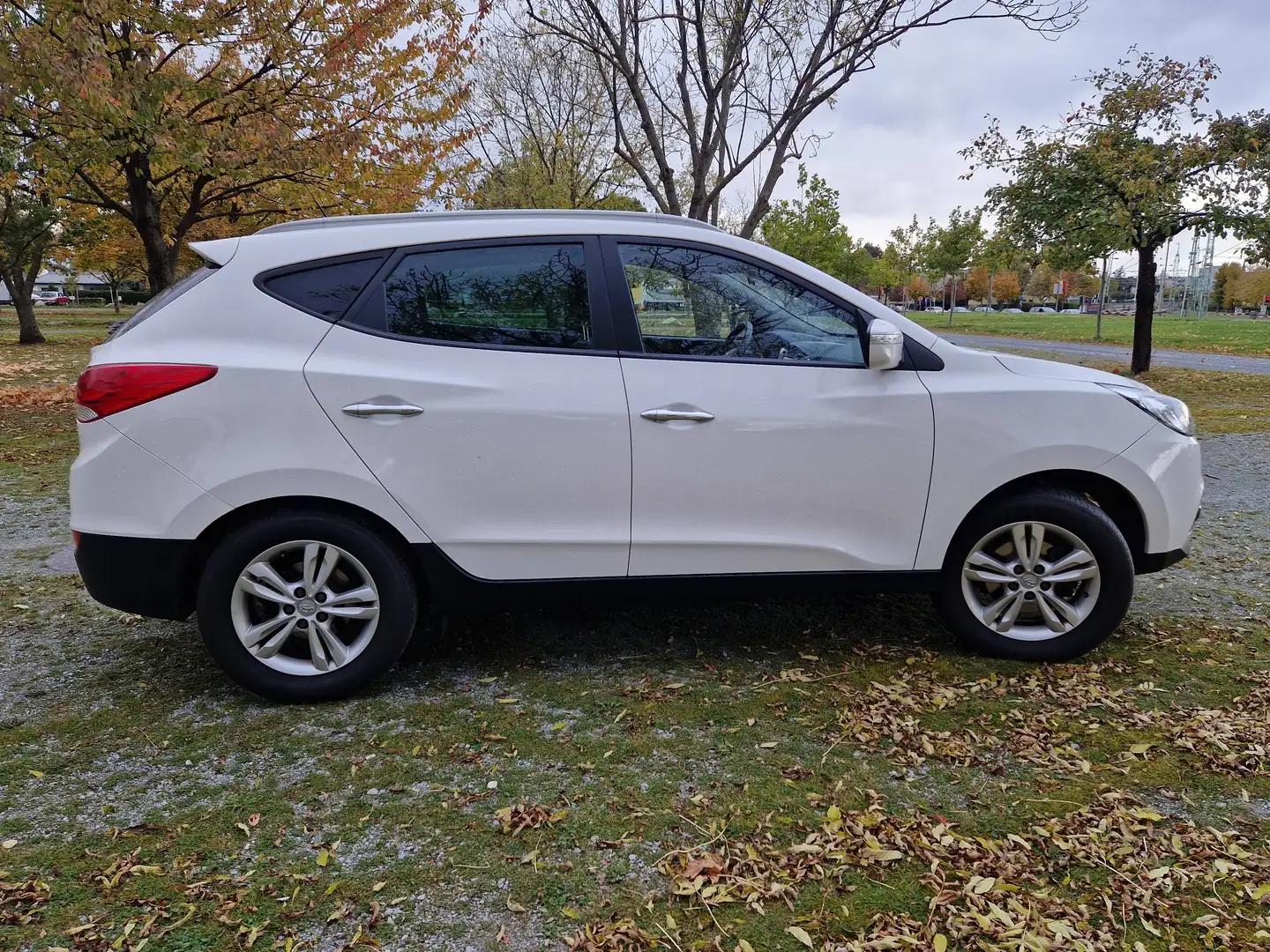 Hyundai iX35 iX35 2,0 CVVT Premium 4WD Premium Weiß - 2