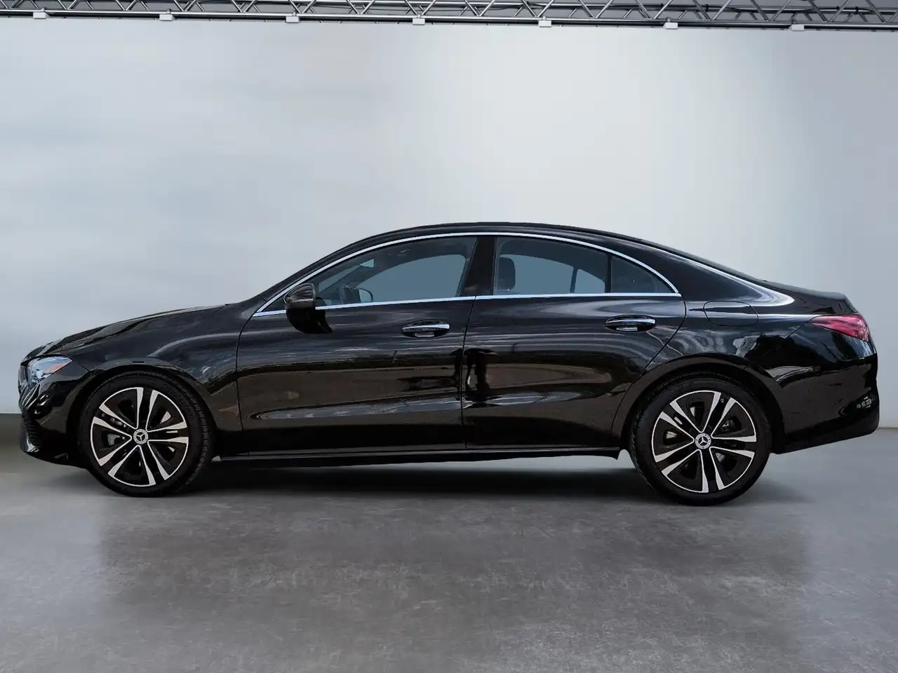 Mercedes-Benz CLA снимка Mercedes-Benz CLA