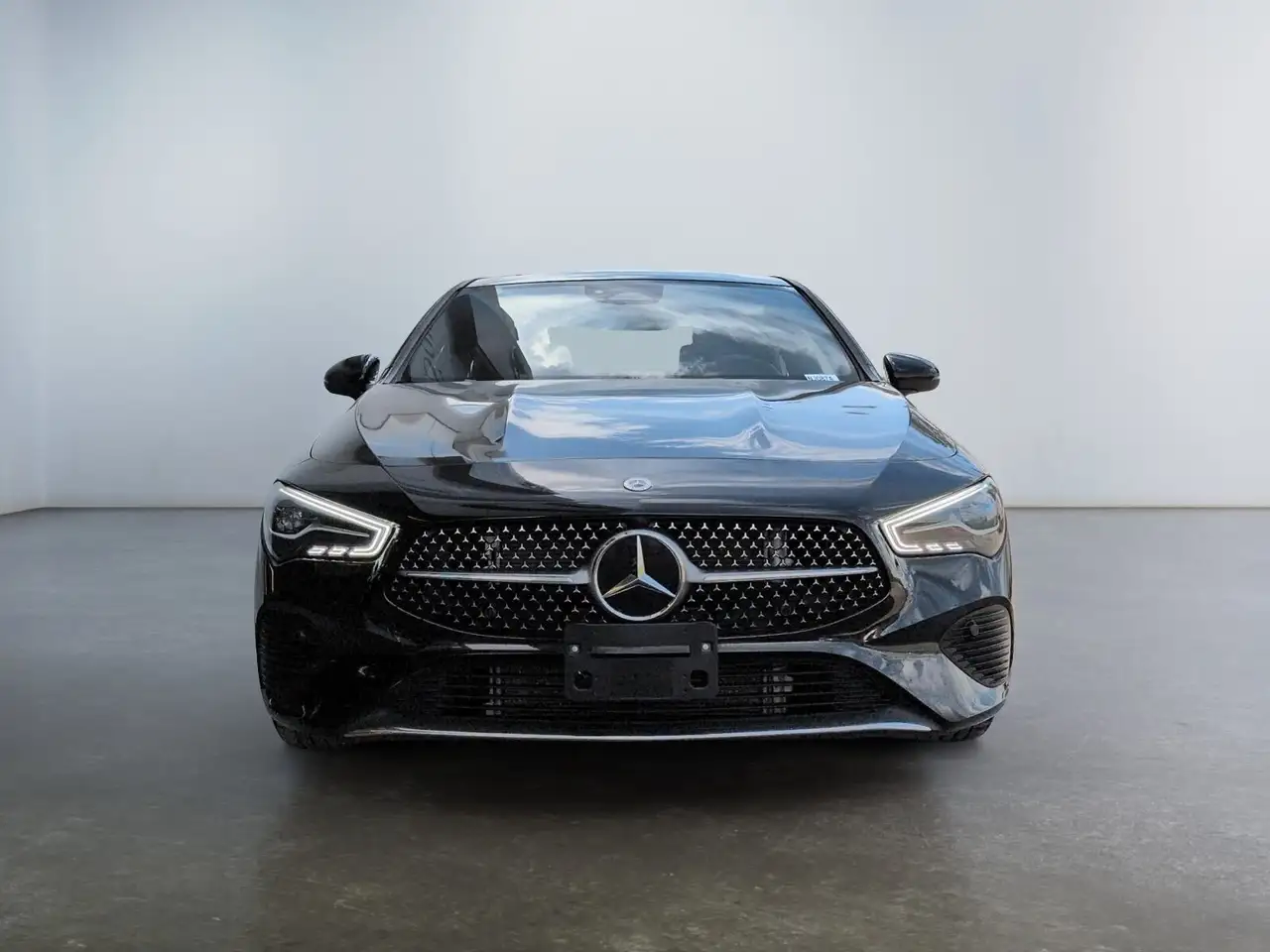 Mercedes-Benz CLA снимка Mercedes-Benz CLA