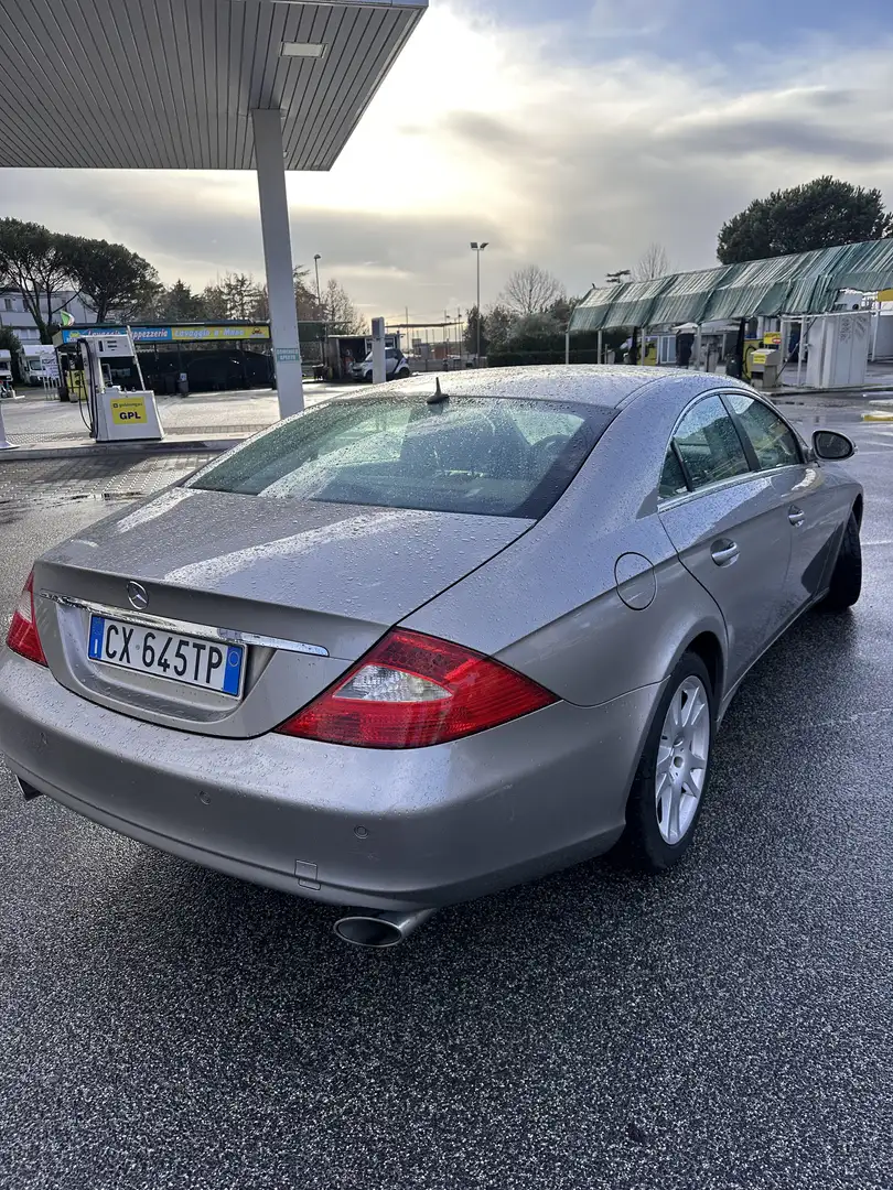 Mercedes-Benz CLS 320 cdi V6 - 2
