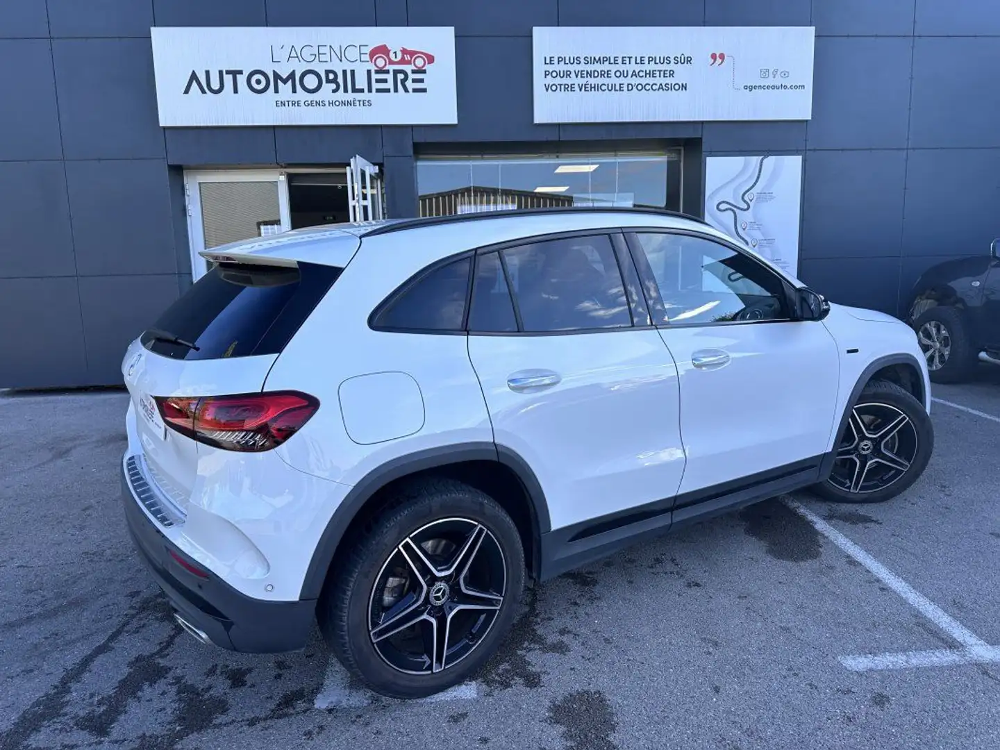 Mercedes-Benz GLA 250 Classe 250 e 8G-DCT AMG LINE BURMESTER Blanc - 2