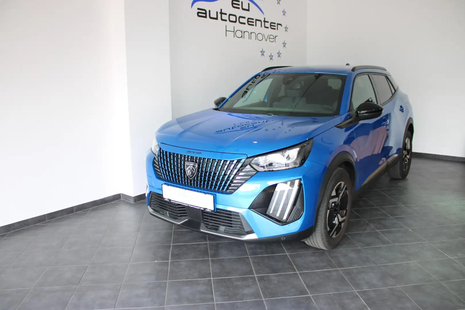 Peugeot 2008 1.2 PureTech 100 PS S&S Allure Blau - 2