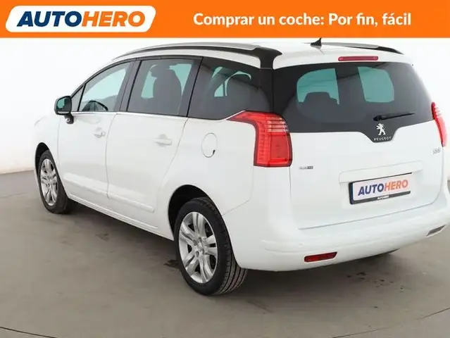 Peugeot 5008 view 4