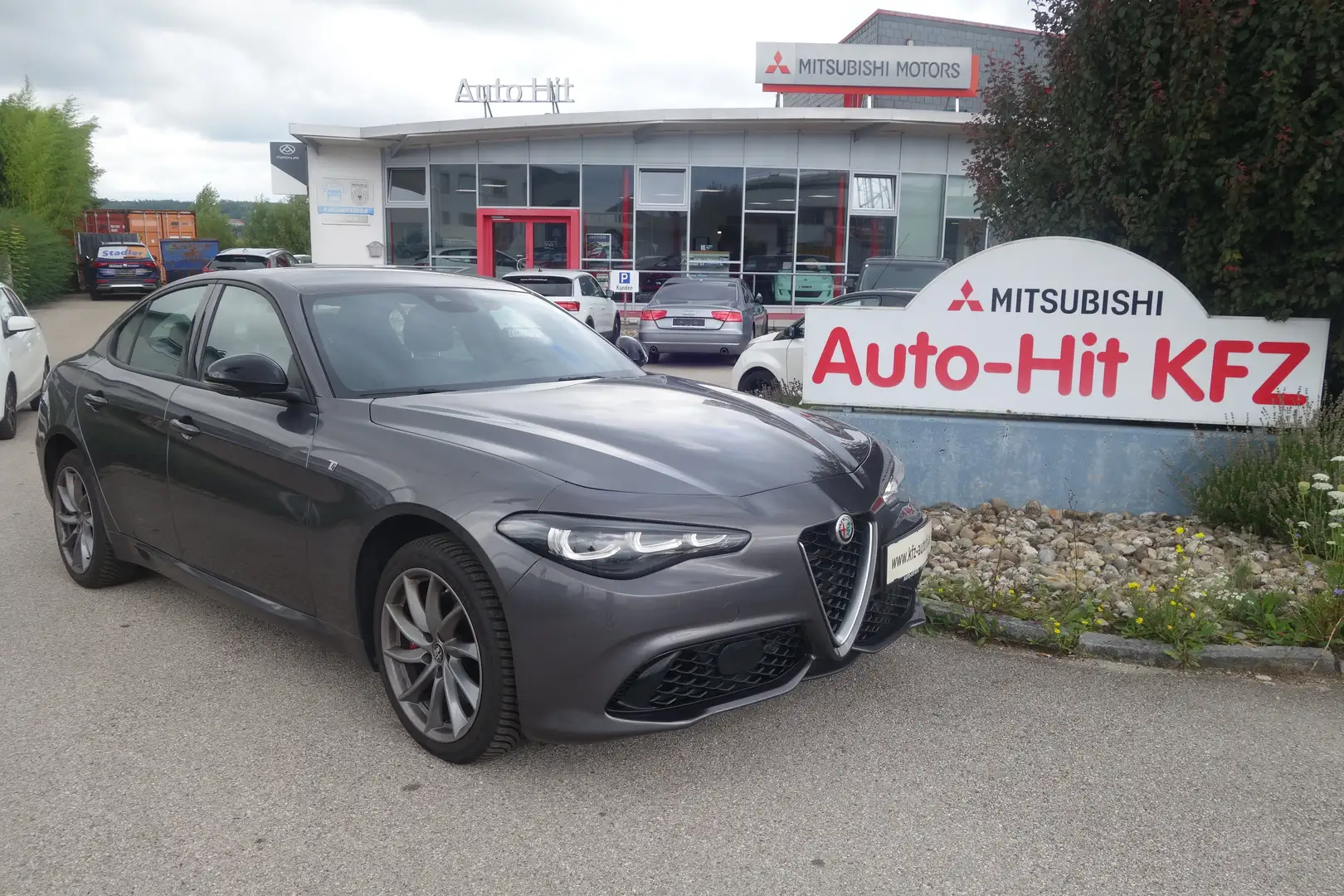 Alfa Romeo Giulia Ti 2,0 280 AT8 Q4  ***leasingfähig*** Grau - 1