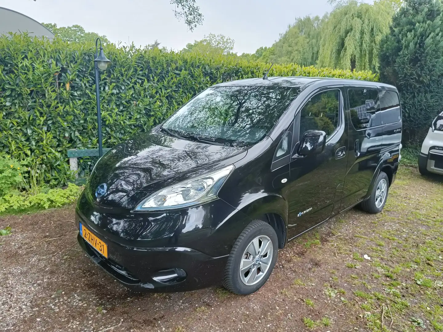 Nissan E-NV200 e-NV200 Evalia 24Kwh Connect Edition Schwarz - 1