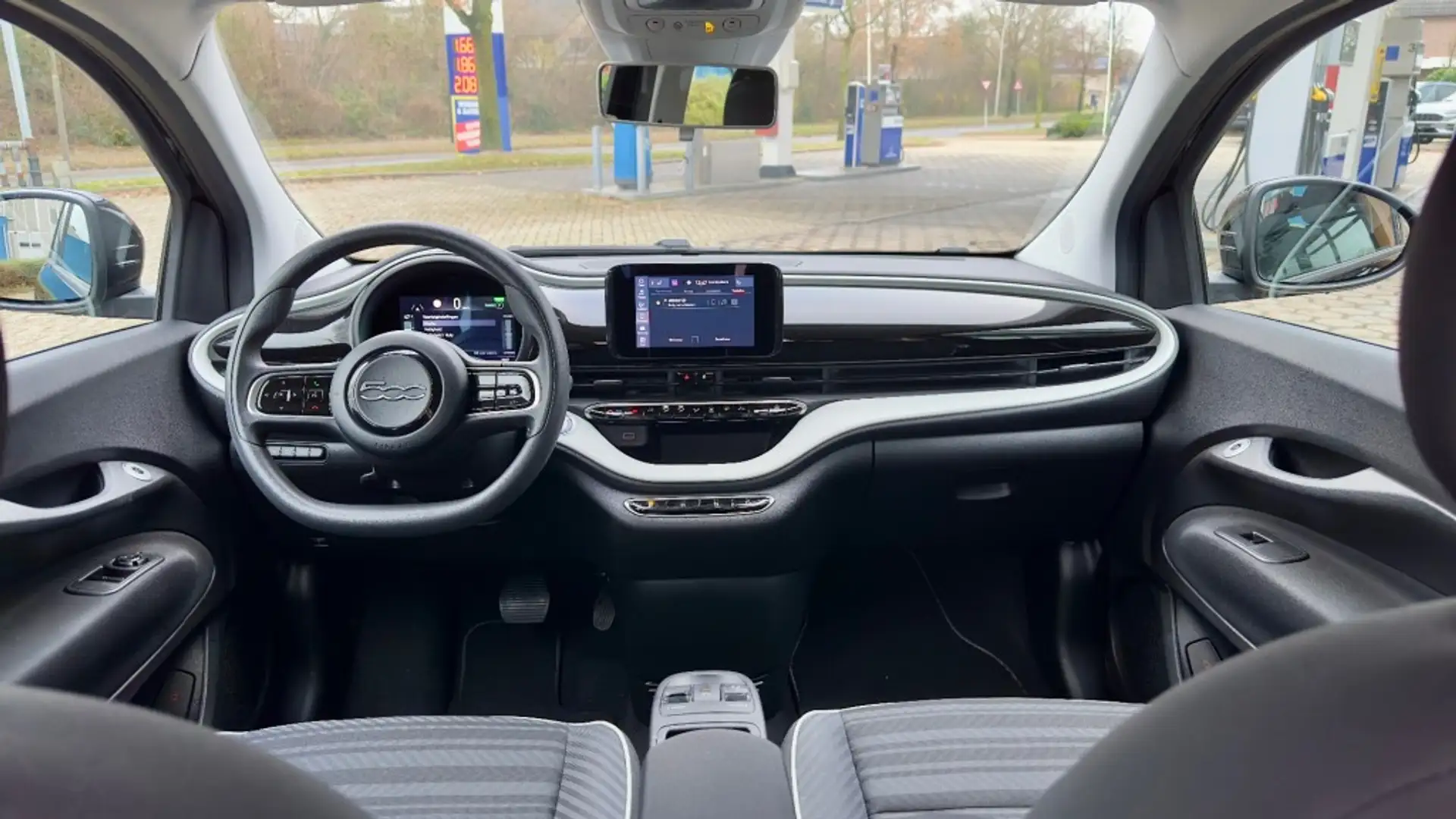 Fiat 500e 500e ACTION 24kwh PDC + ANDROID/APPLE CARPLAY / 15 Zwart - 2