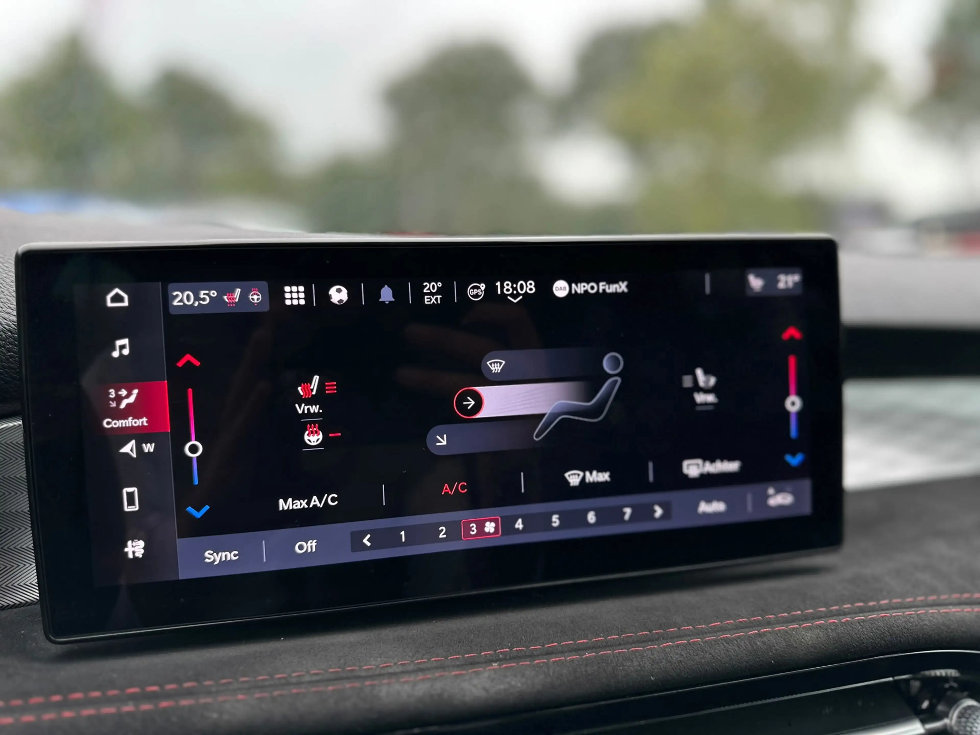 Alfa Romeo Tonale 1.5T Hybrid Veloce | Automaat | Carplay | LED | 36 — photo 32