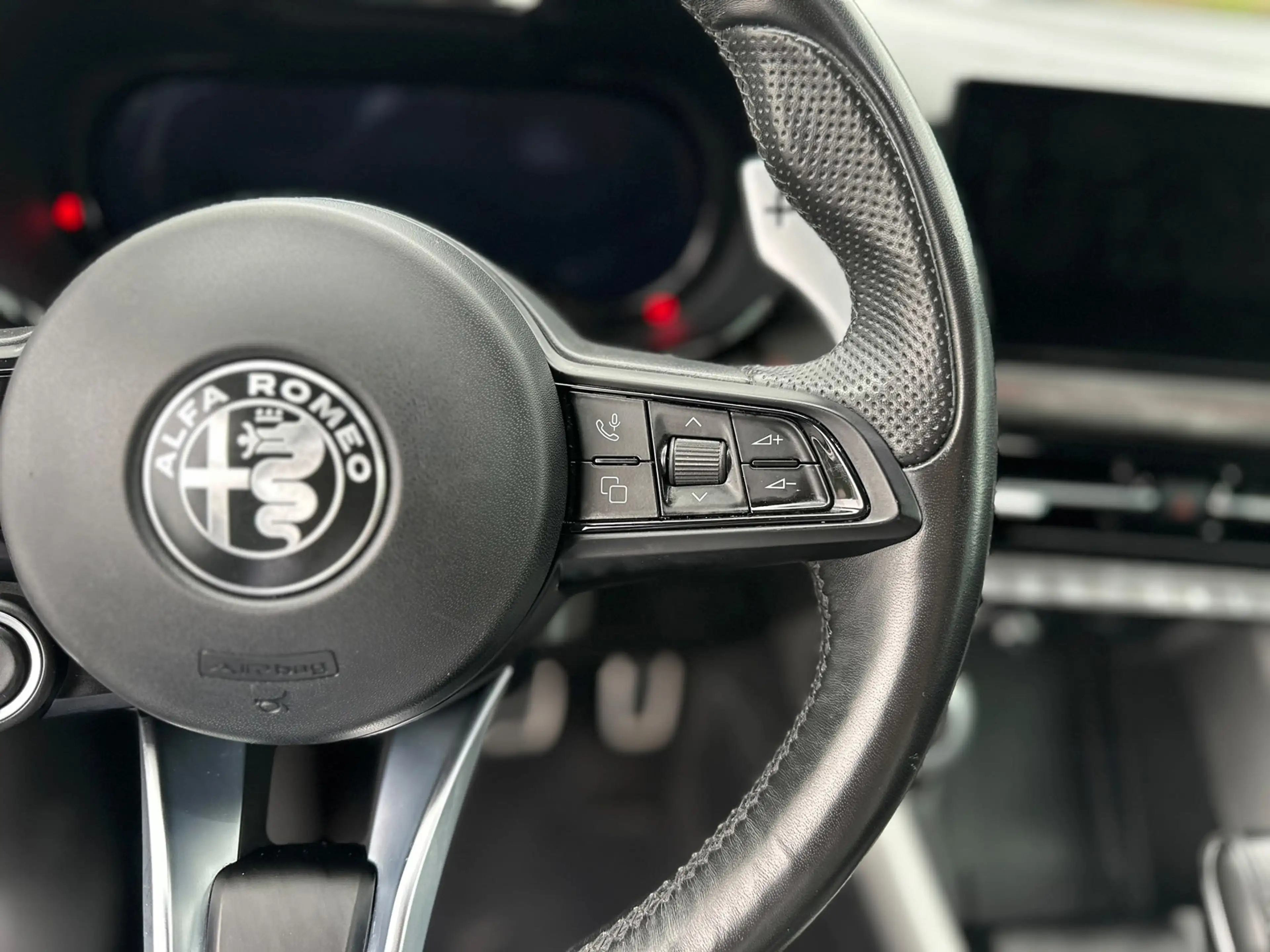 Alfa Romeo Tonale 1.5T Hybrid Veloce | Automaat | Carplay | LED | 36 — photo 27