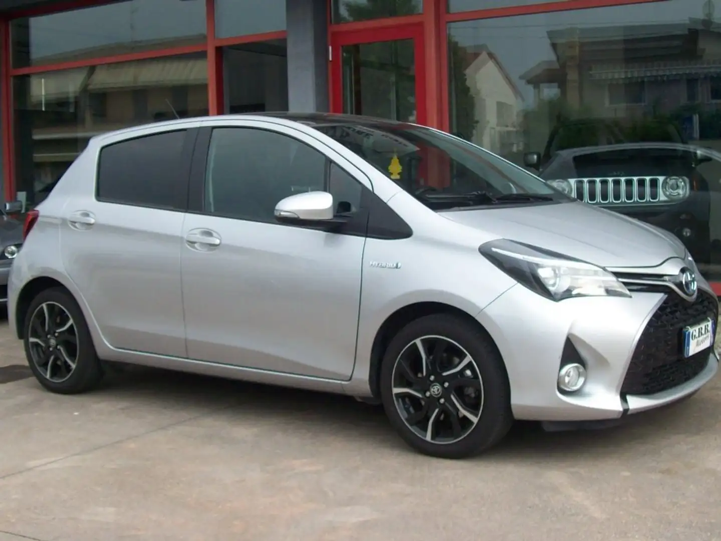 Toyota Yaris Yaris 5p 1.5h Style Hybrid tetto Panorama Silber - 1