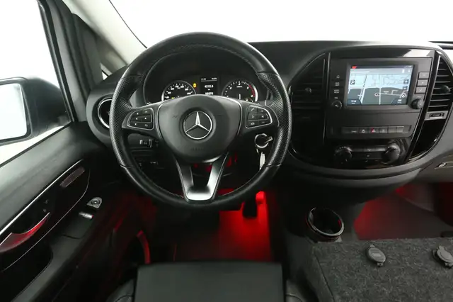 Mercedes-Benz Vito view 2
