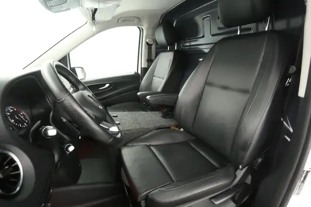 Mercedes-Benz Vito view 9