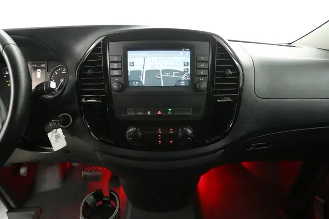 Mercedes-Benz Vito view 11