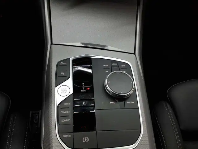 BMW 3 Series view 10