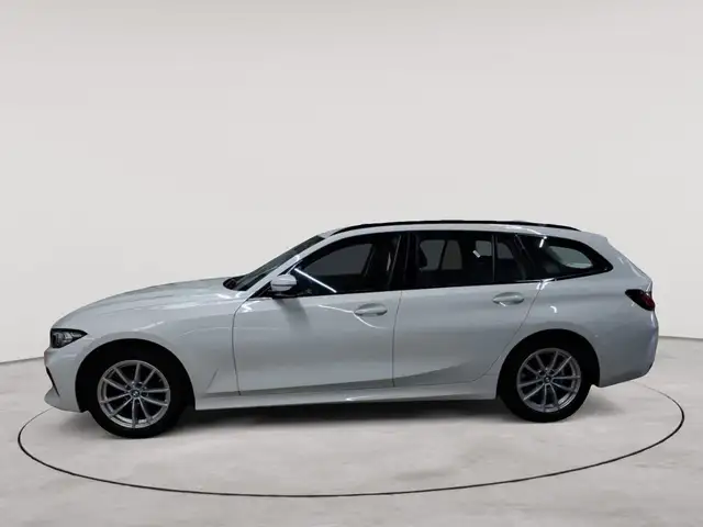 BMW 3 Series view 6