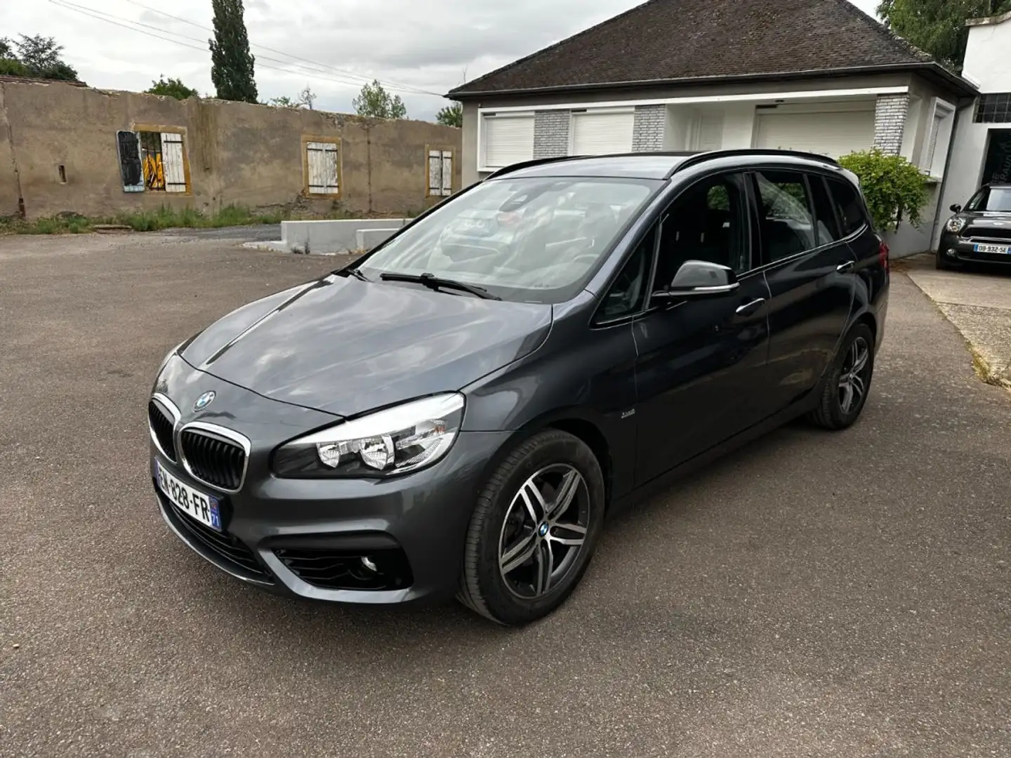 BMW 218 2 GRANTOURER 218dA 150ch Sport XDRIVE 7 PLACES Gris - 2