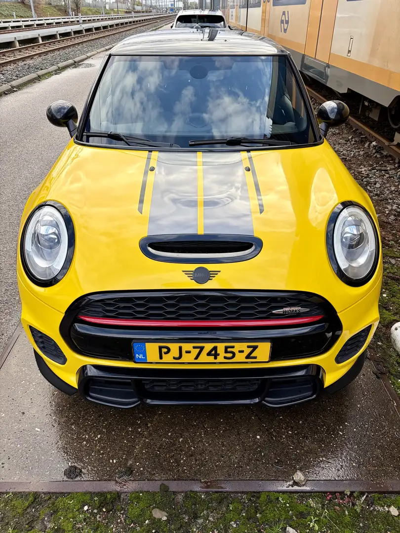 MINI John Cooper Works 2.0 JCW. Chili Vert - 1