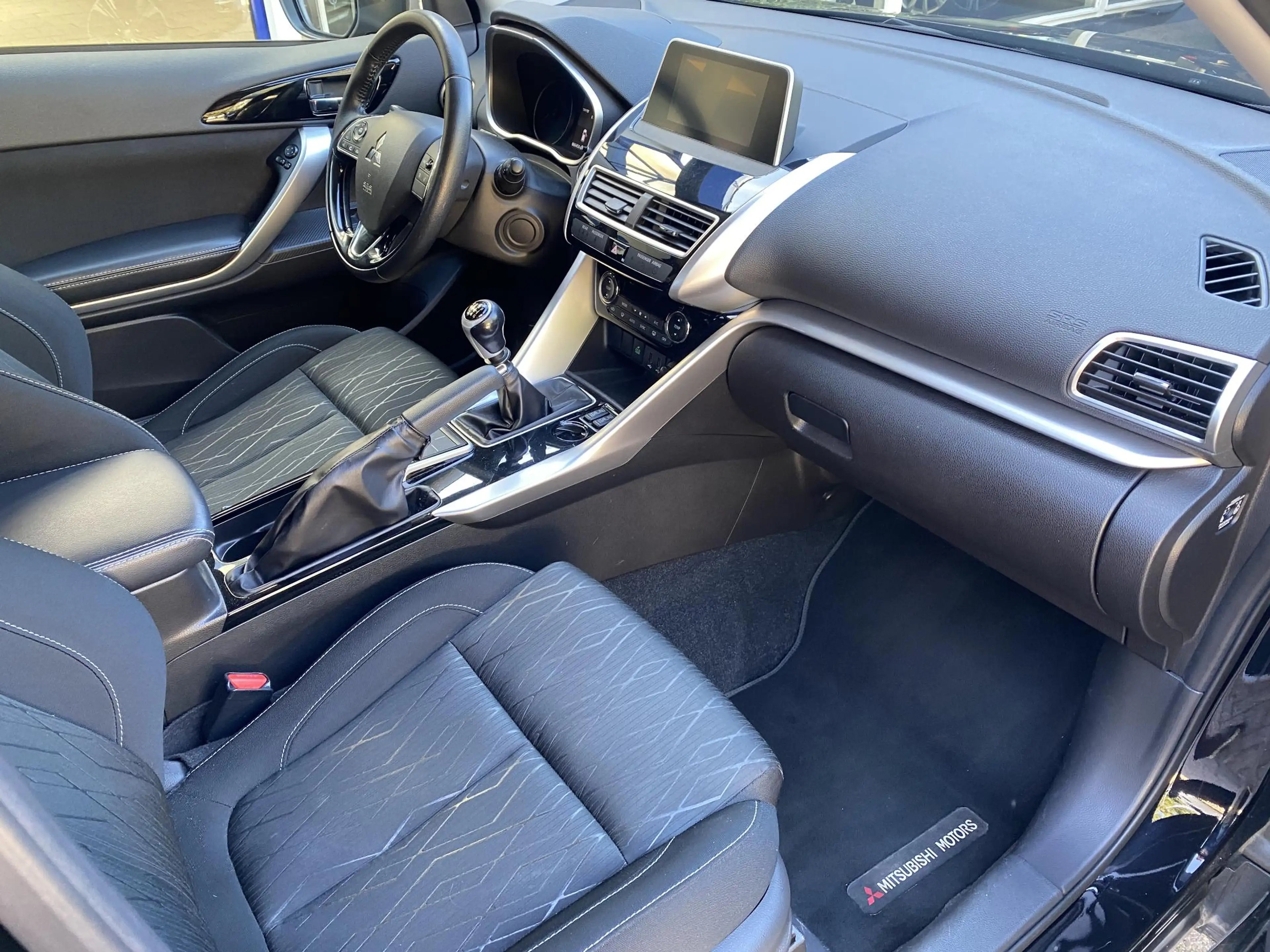 Mitsubishi Eclipse Cross 1.5 DI-T First Edition Stoelverwarming / Head-up / — photo 13