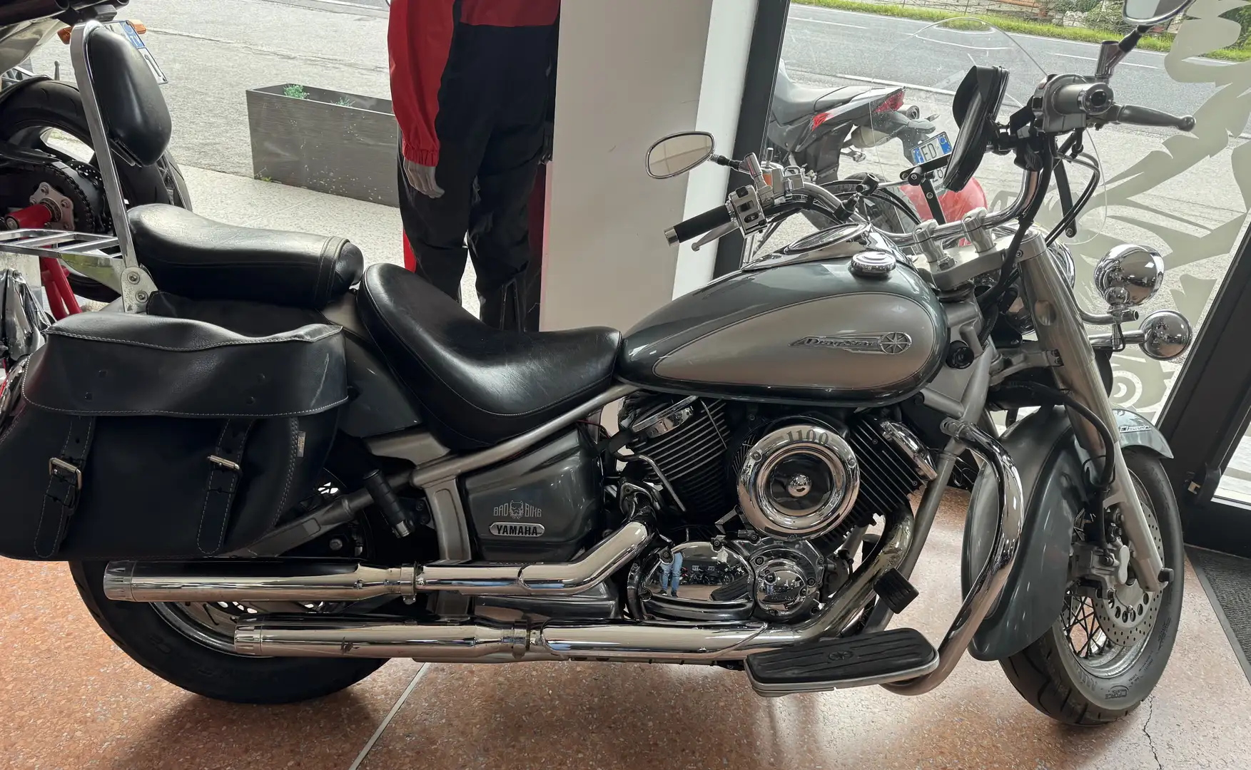 Yamaha XVS 1100 classic - 1