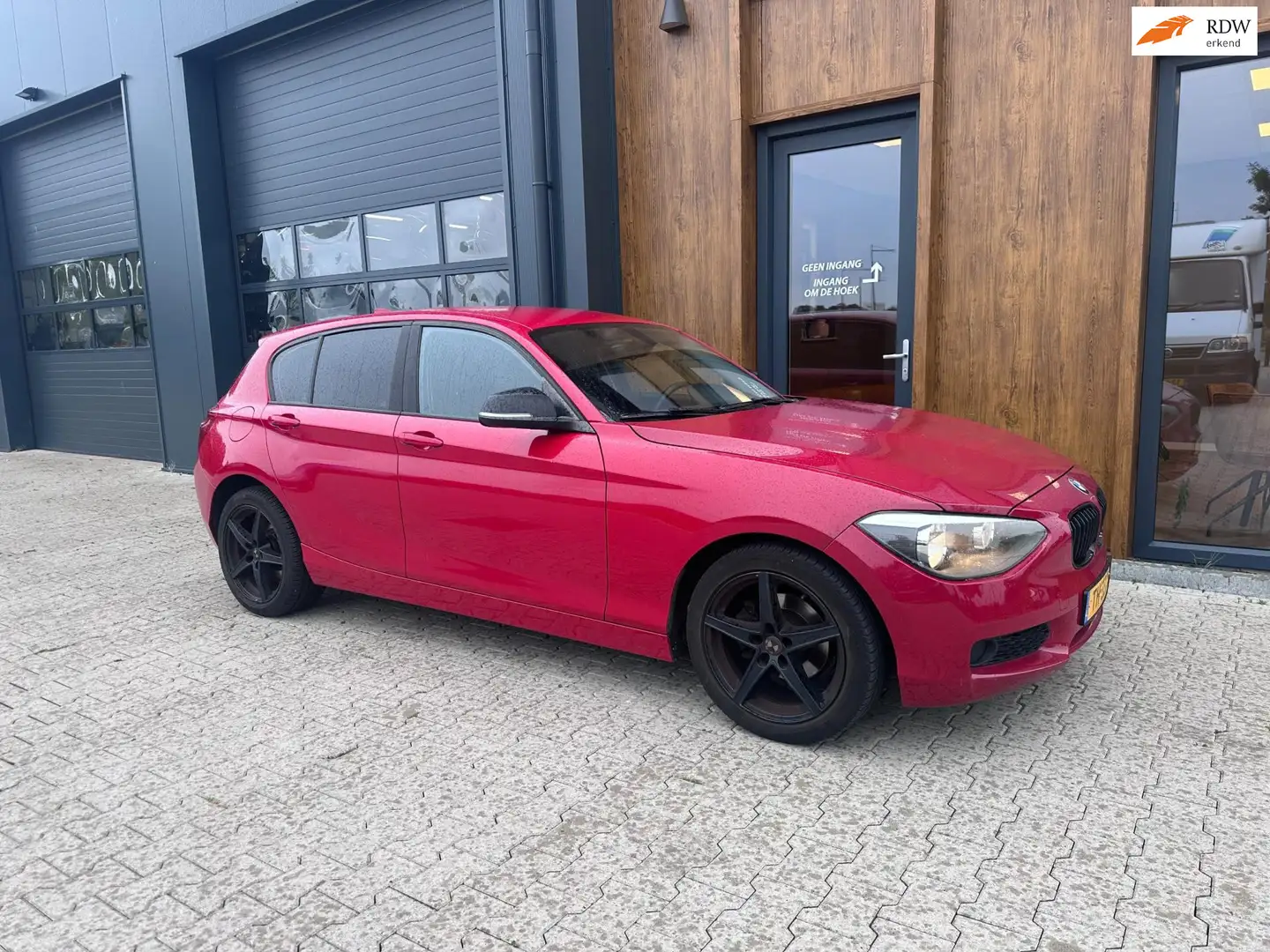 BMW 114 1-serie 114i EDE pdc trekhaak sportieve hatchbak ! Rouge - 1