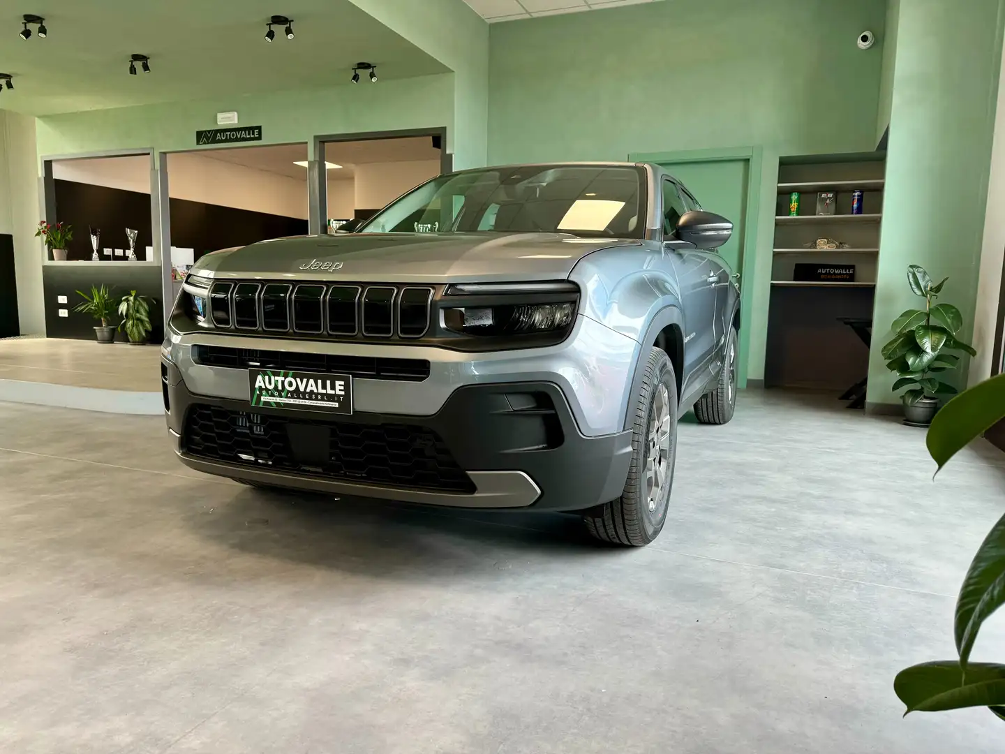 Jeep Avenger 1.2 turbo Longitude fwd 100cv Gris - 2