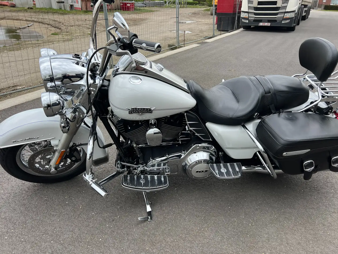 Harley-Davidson Road King Road King Classic Beżowy - 1