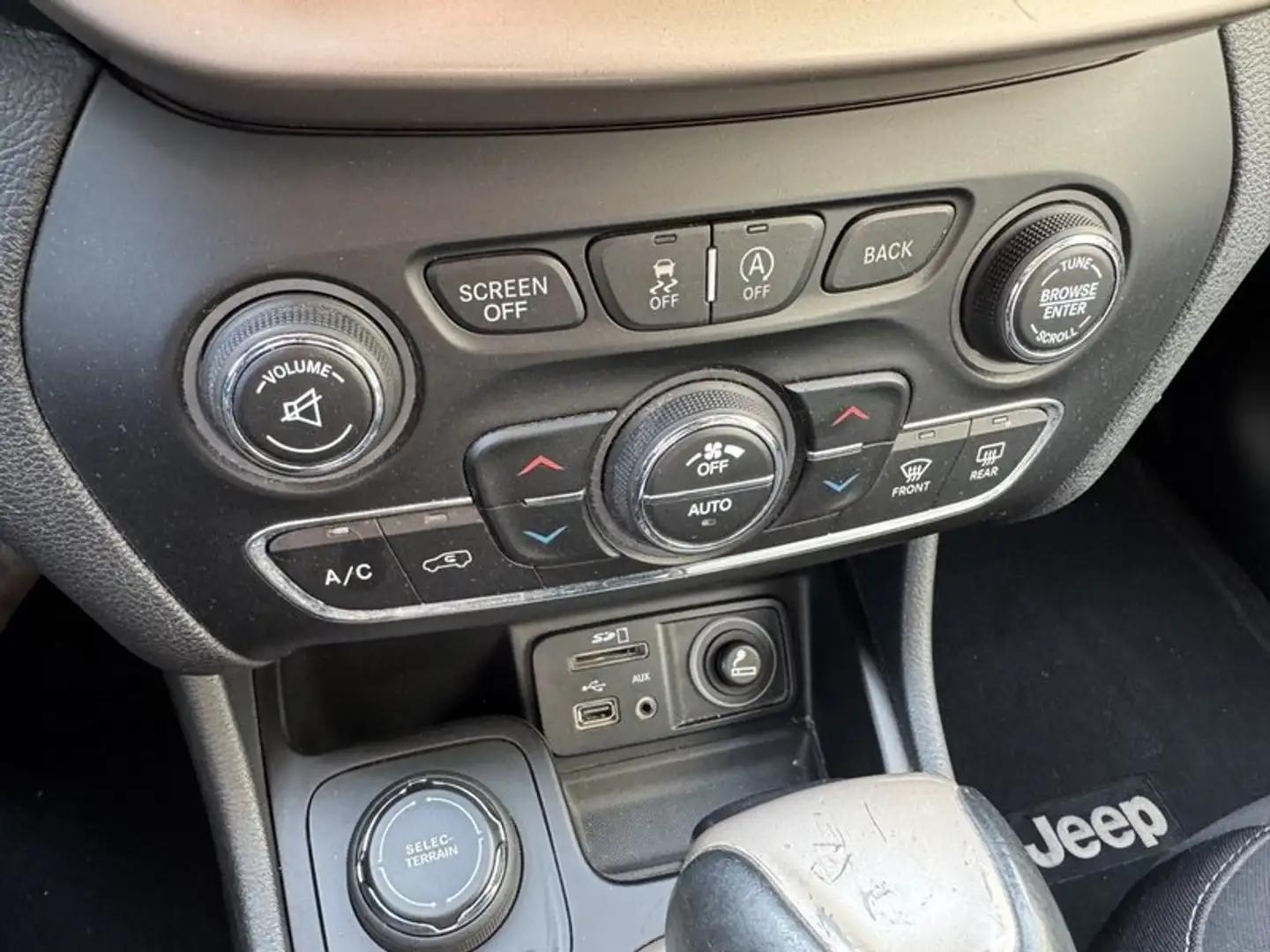 Jeep Cherokee Cherokee V 2014 2.2 4wd active drive I 185cv auto Nero - 2