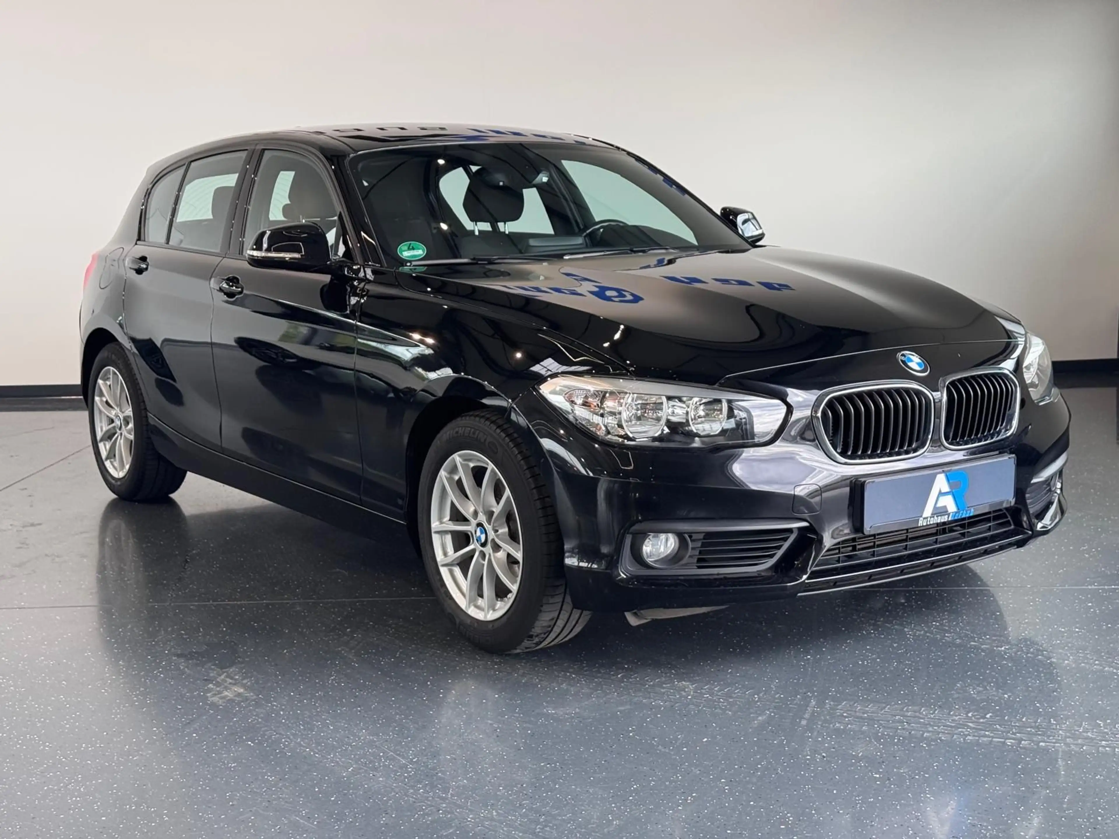 BMW 118 i Lim. 5 trg. Advantage*SHZ*PDC*AUTOMATIK* — photo 11
