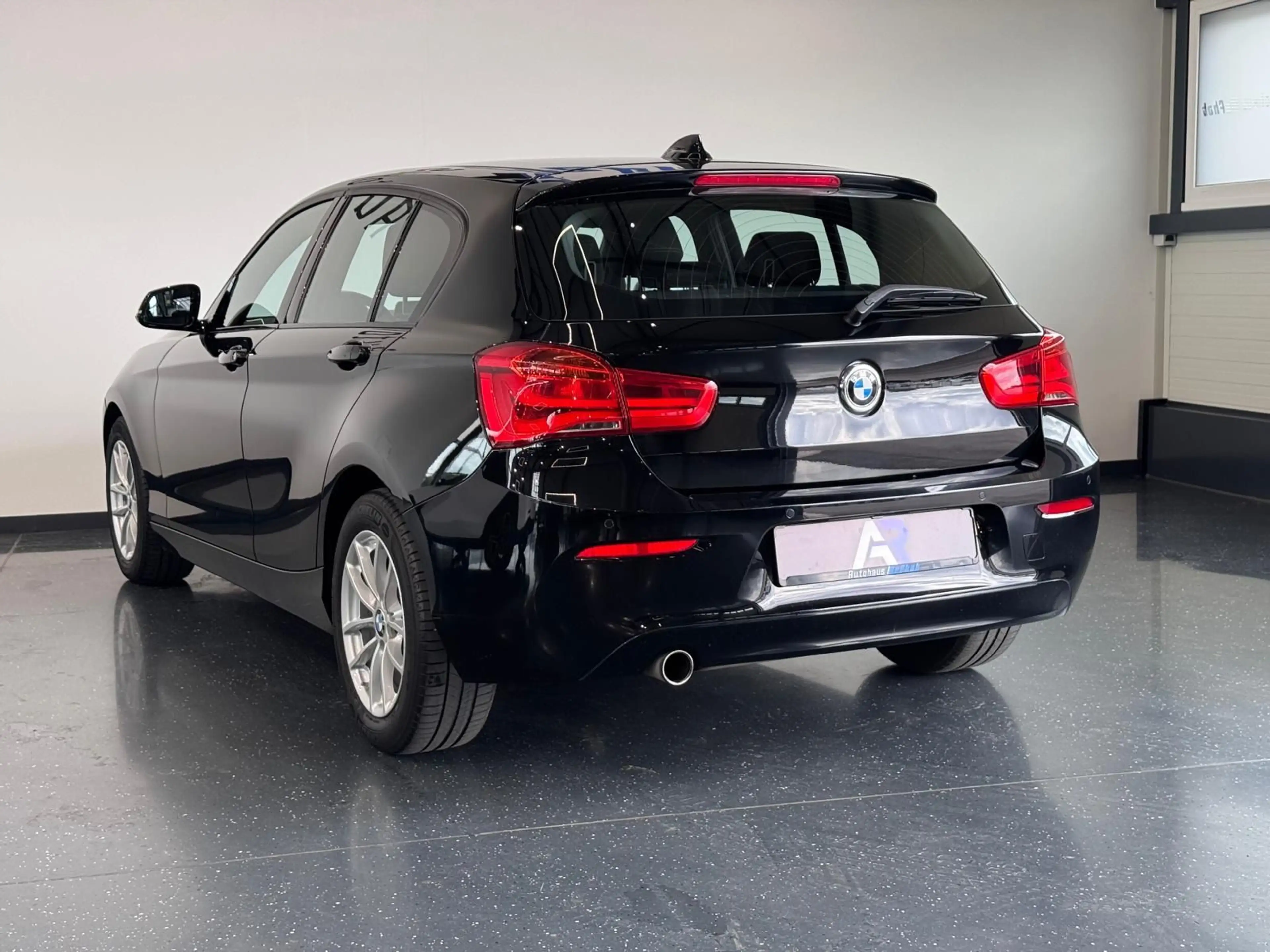 BMW 118 i Lim. 5 trg. Advantage*SHZ*PDC*AUTOMATIK* — photo 12
