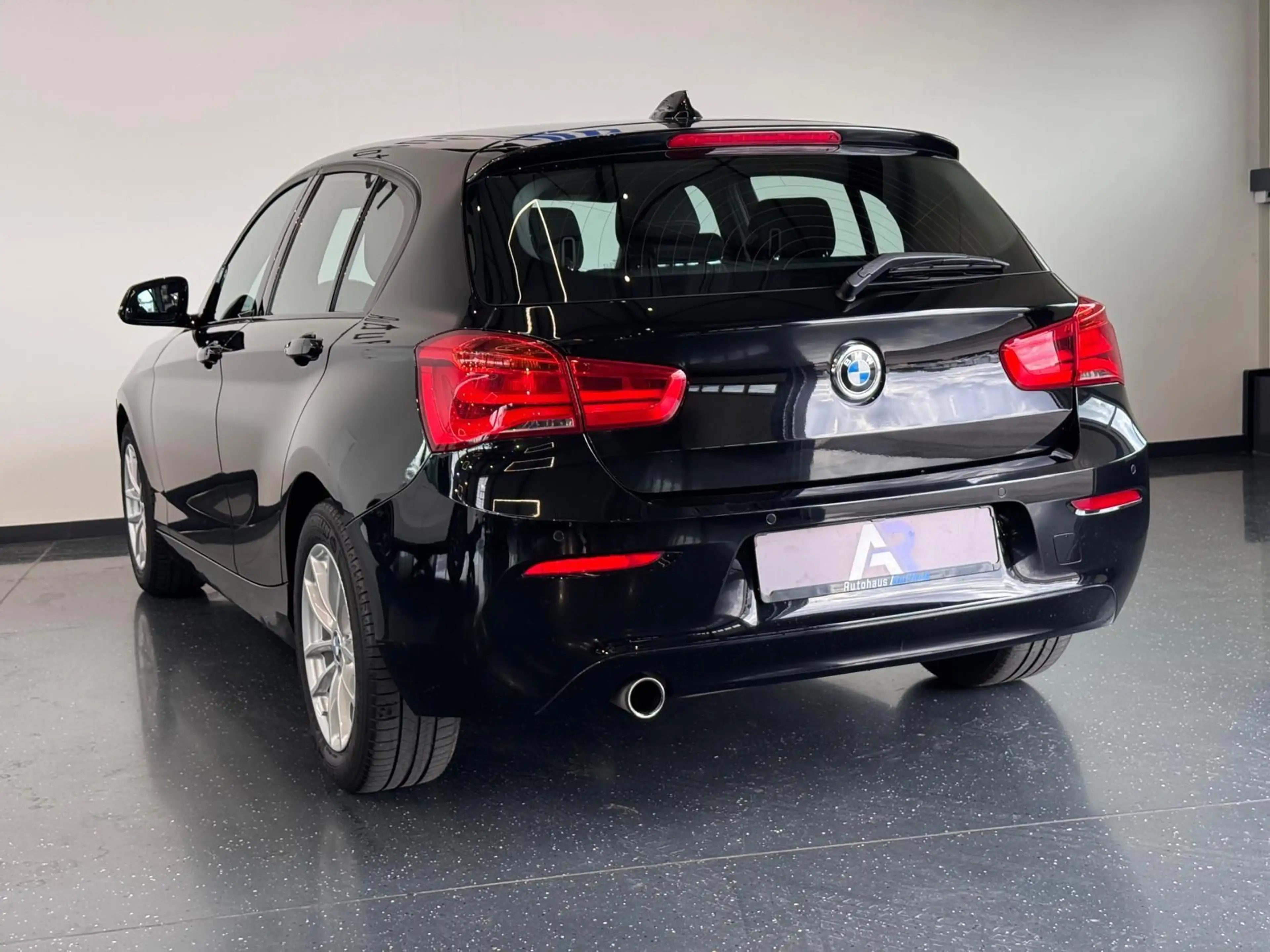 BMW 118 i Lim. 5 trg. Advantage*SHZ*PDC*AUTOMATIK* — photo 13