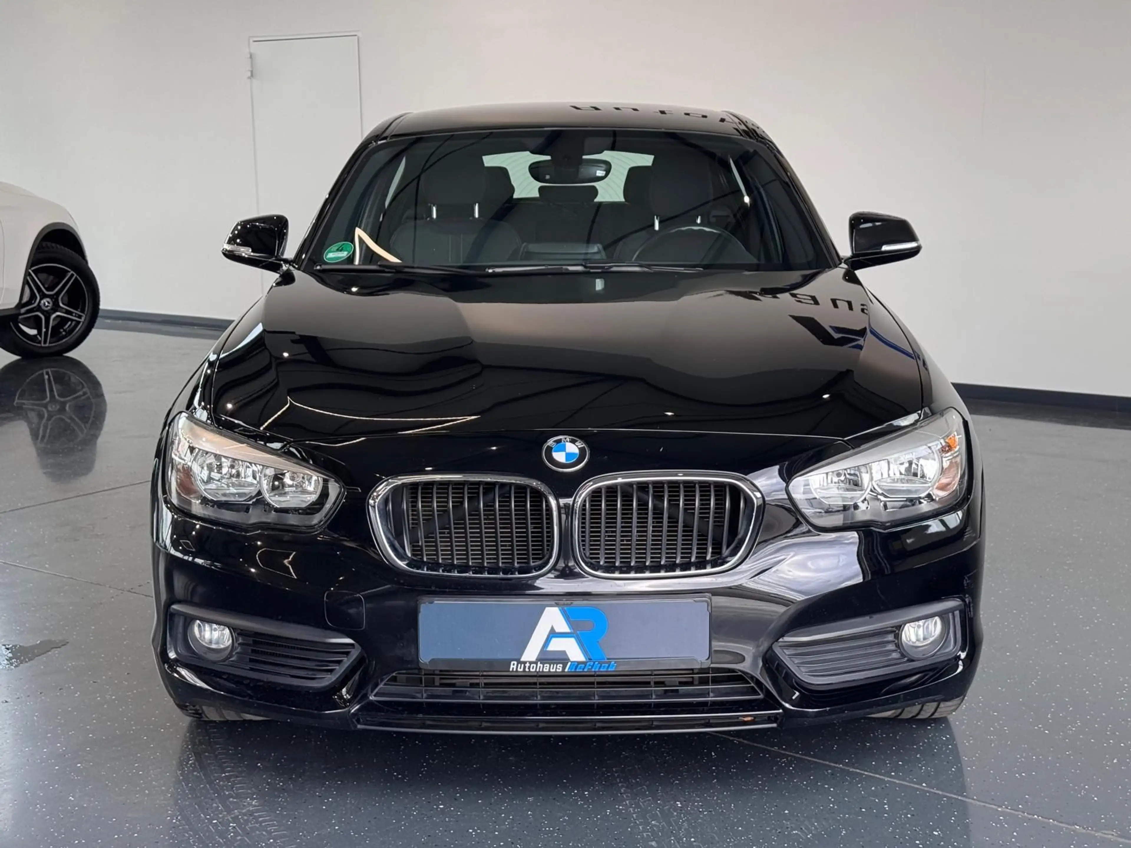 BMW 118 i Lim. 5 trg. Advantage*SHZ*PDC*AUTOMATIK* — photo 6