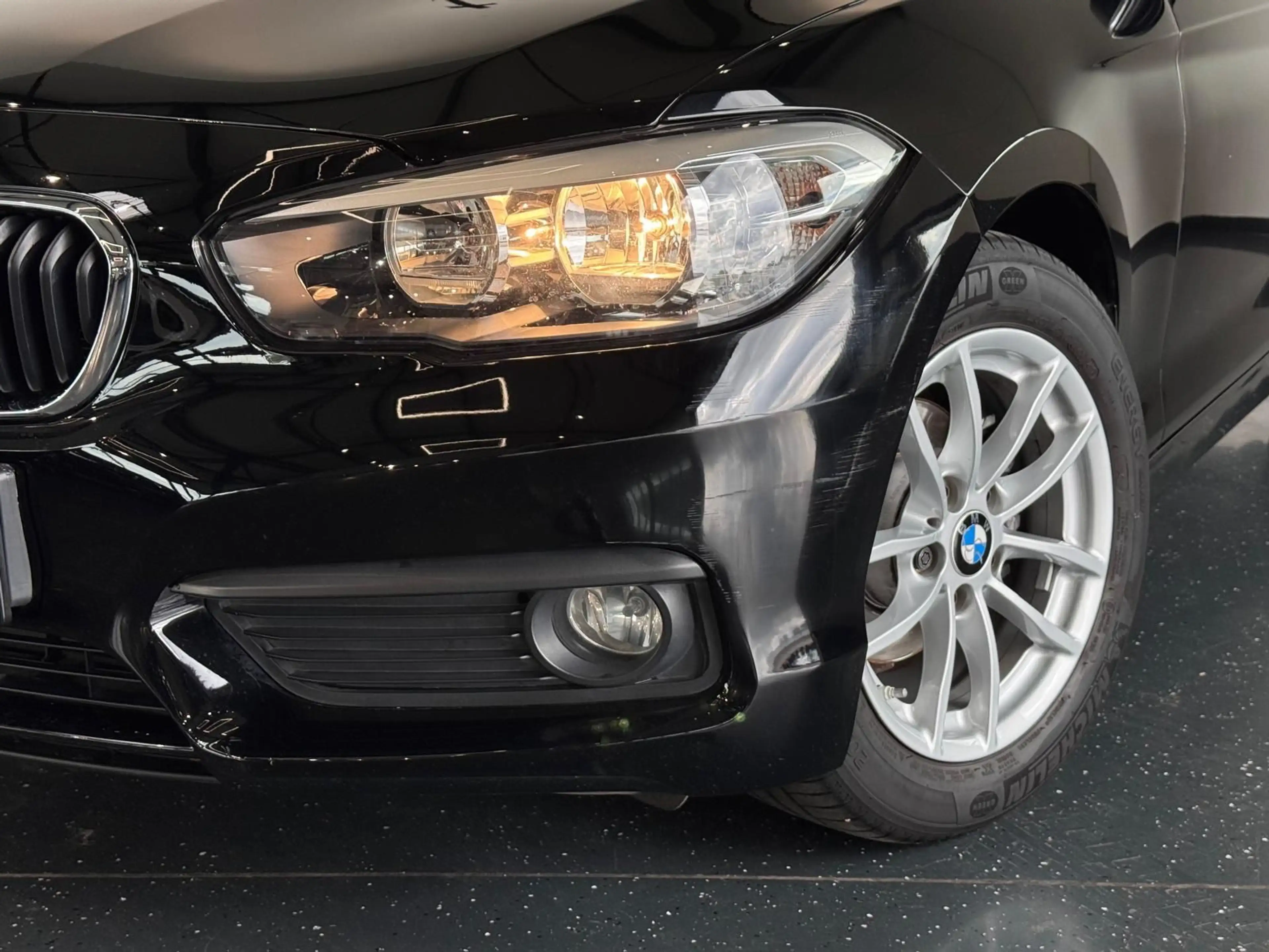 BMW 118 i Lim. 5 trg. Advantage*SHZ*PDC*AUTOMATIK* — photo 2