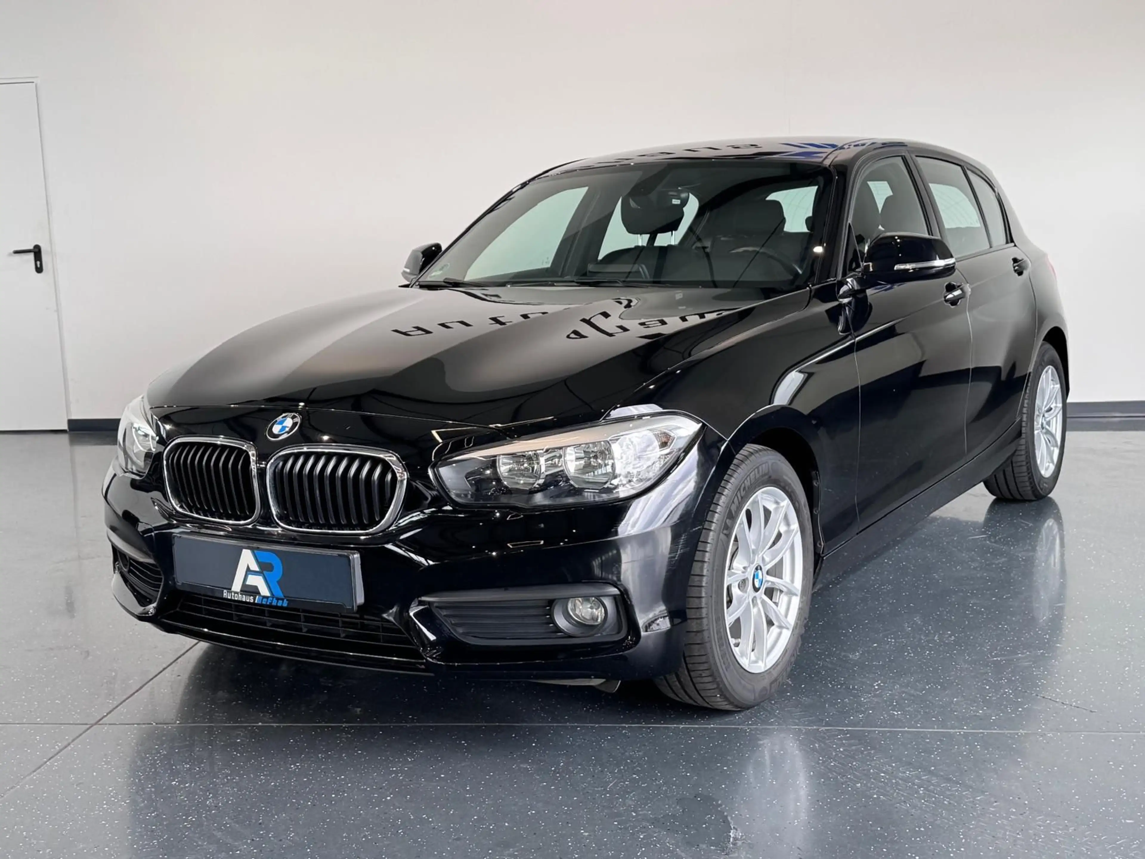 BMW 118 i Lim. 5 trg. Advantage*SHZ*PDC*AUTOMATIK* — photo 5