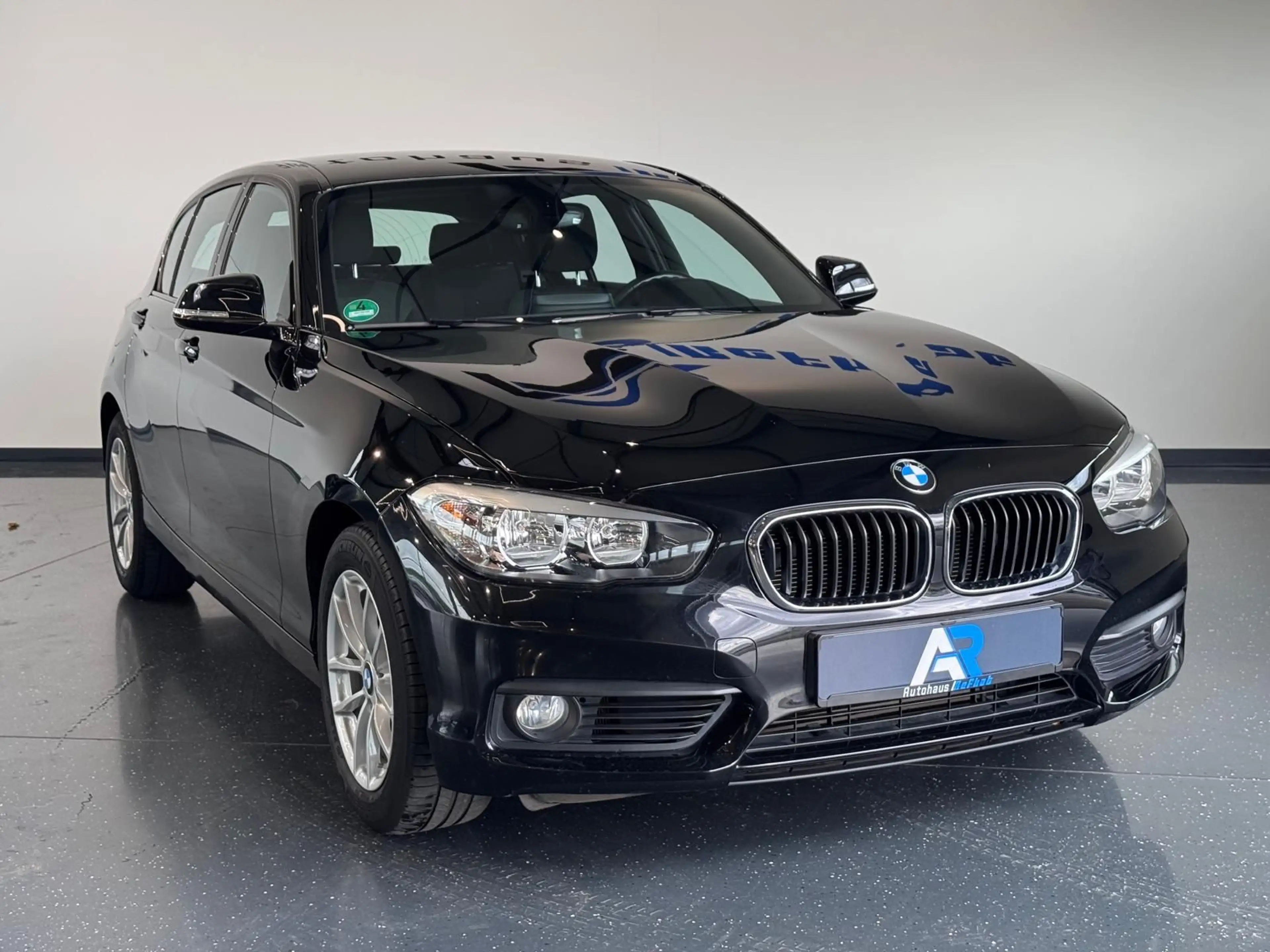 BMW 118 i Lim. 5 trg. Advantage*SHZ*PDC*AUTOMATIK* — photo 10