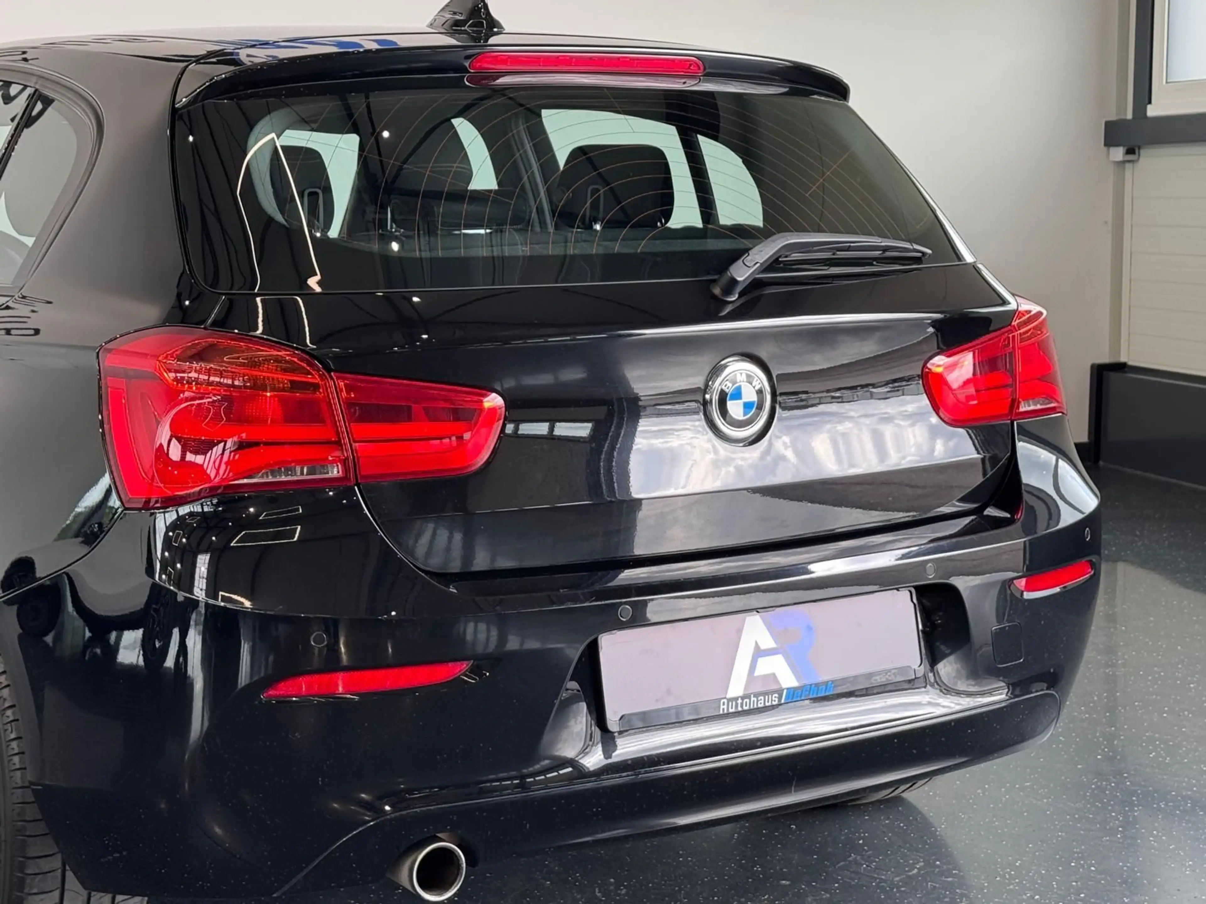 BMW 118 i Lim. 5 trg. Advantage*SHZ*PDC*AUTOMATIK* — photo 15