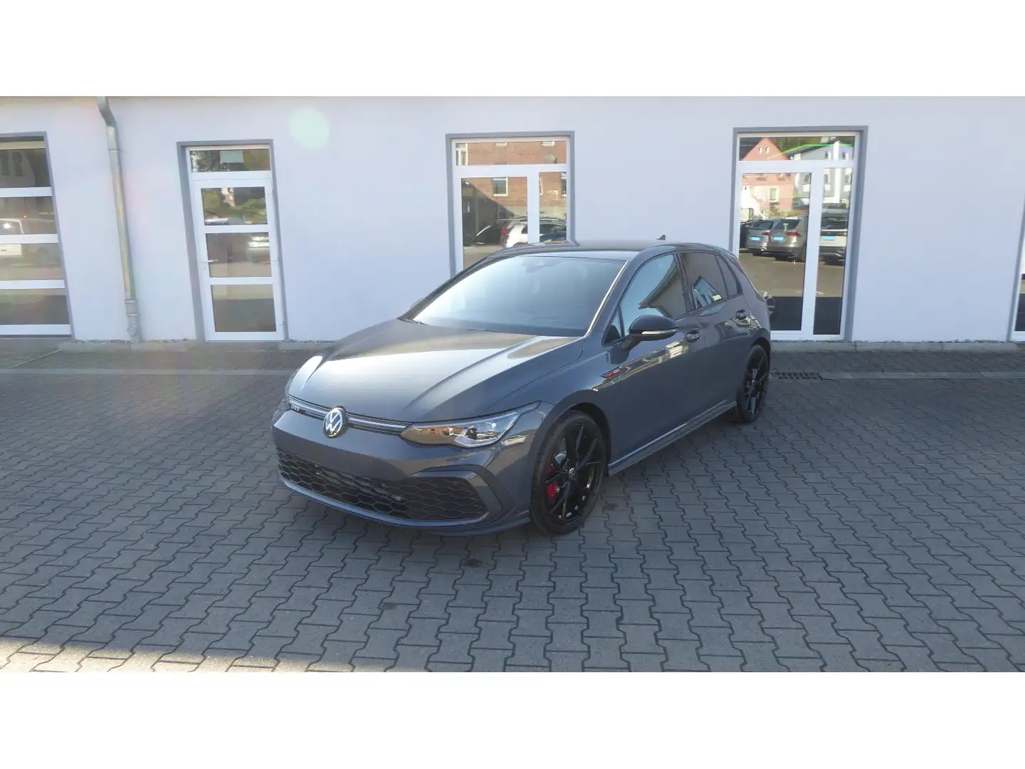 Volkswagen Golf VIII GTI 2.0 TSI DSG LED NAVI BLACK HEAD UP ACC u Gris - 2