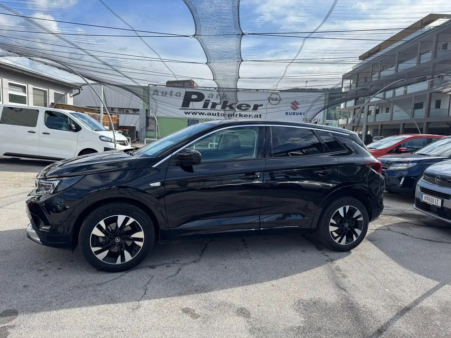 Opel Grandland X Elegance Schwarz - 2