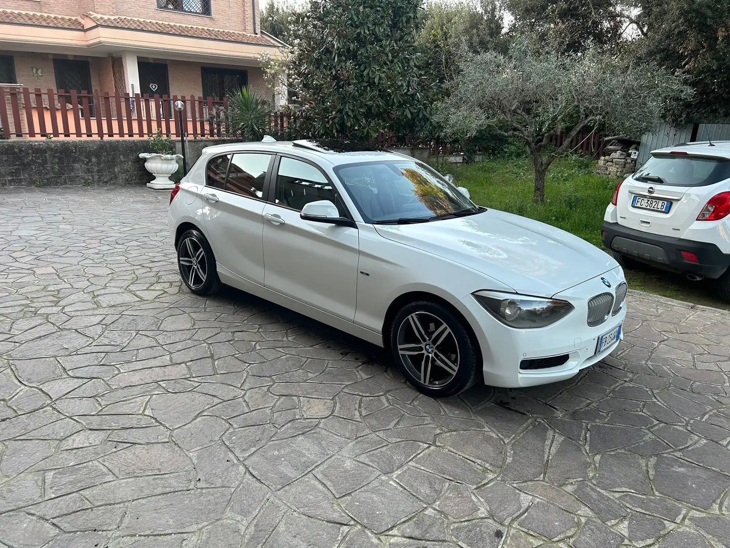 BMW 118 118d 5p xdrive Urban Fehér - 2