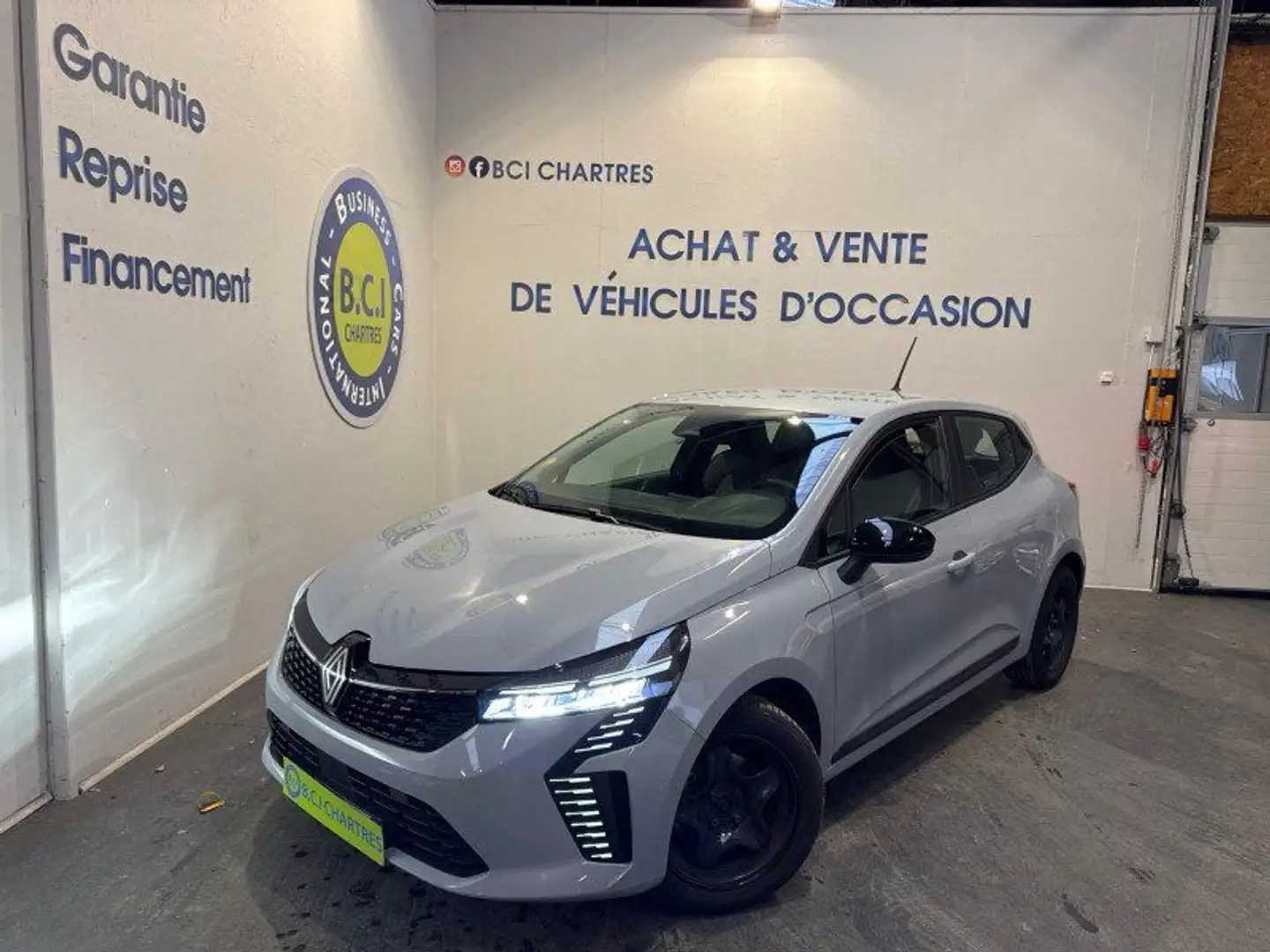 Renault Clio V 1.5 BLUE DCI 100CH EVOLUTION Grau - 1