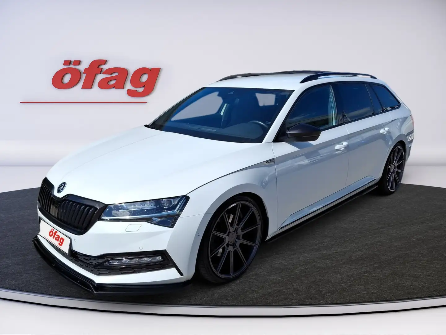 Skoda Superb Combi 2.0 TDI Sportline ACC+Alcantara+LM Weiß - 2