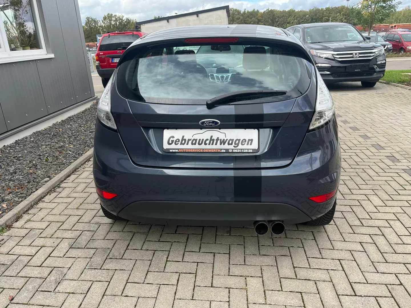 Ford Fiesta Trend Grau - 2