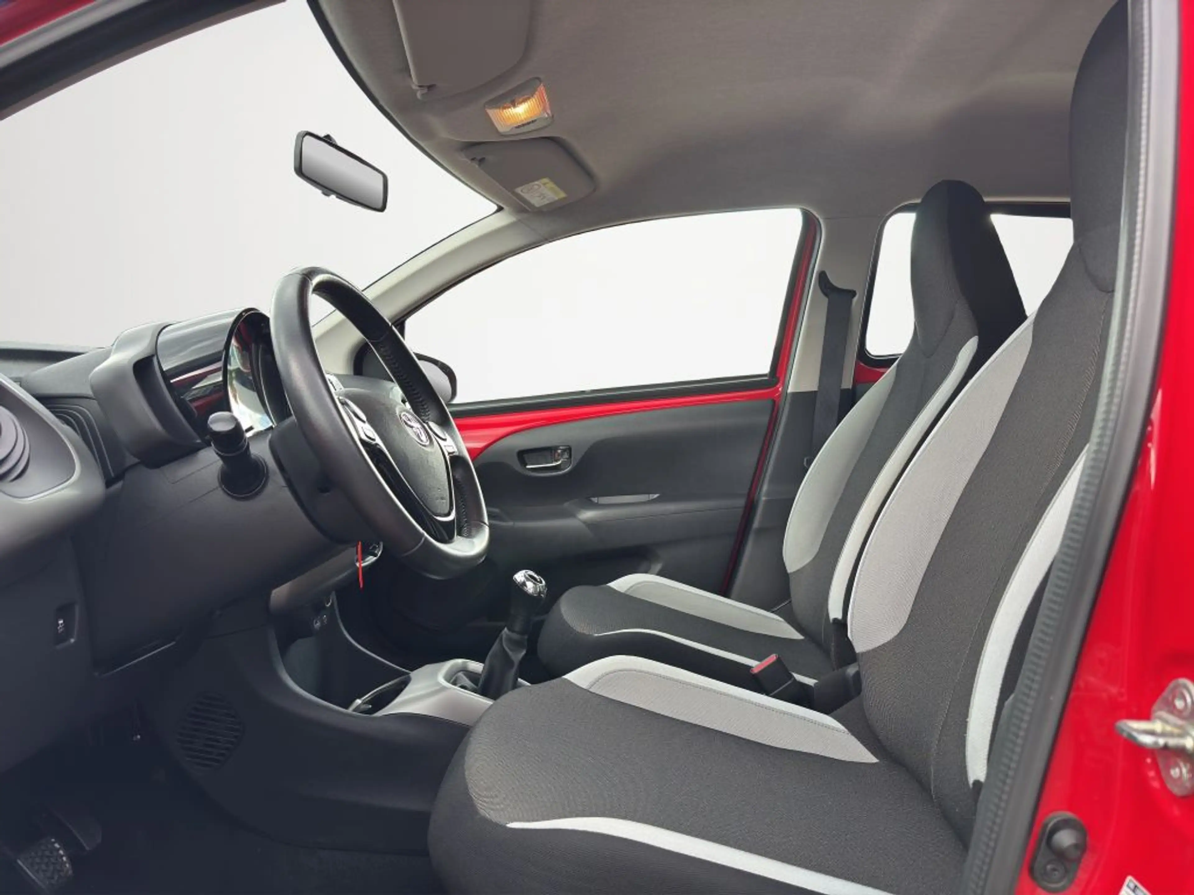 Toyota Aygo X x-play touch *Kamera+Klima+Allwetter* — photo 9