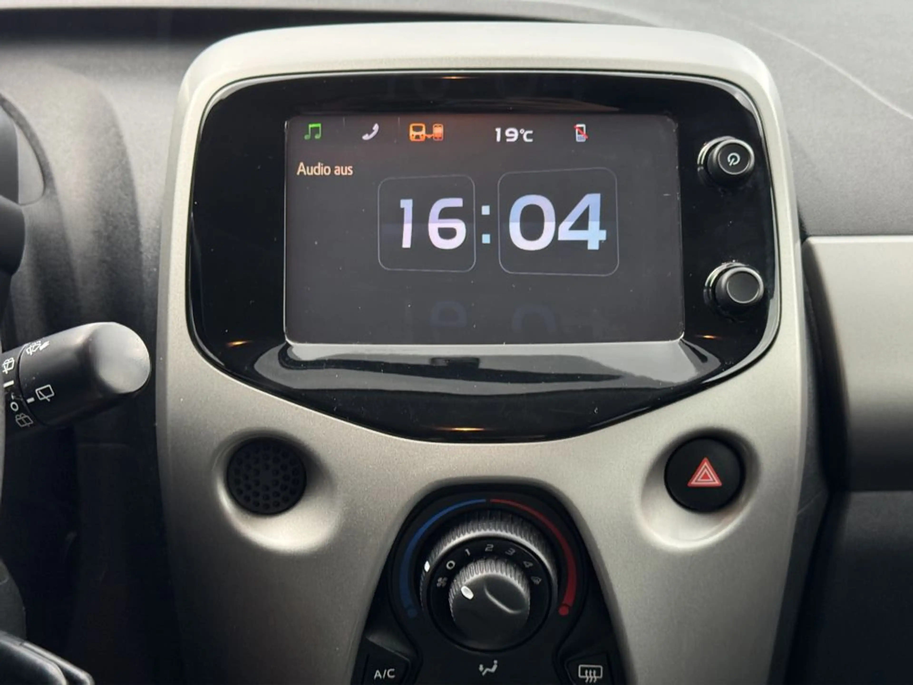 Toyota Aygo X x-play touch *Kamera+Klima+Allwetter* — photo 14