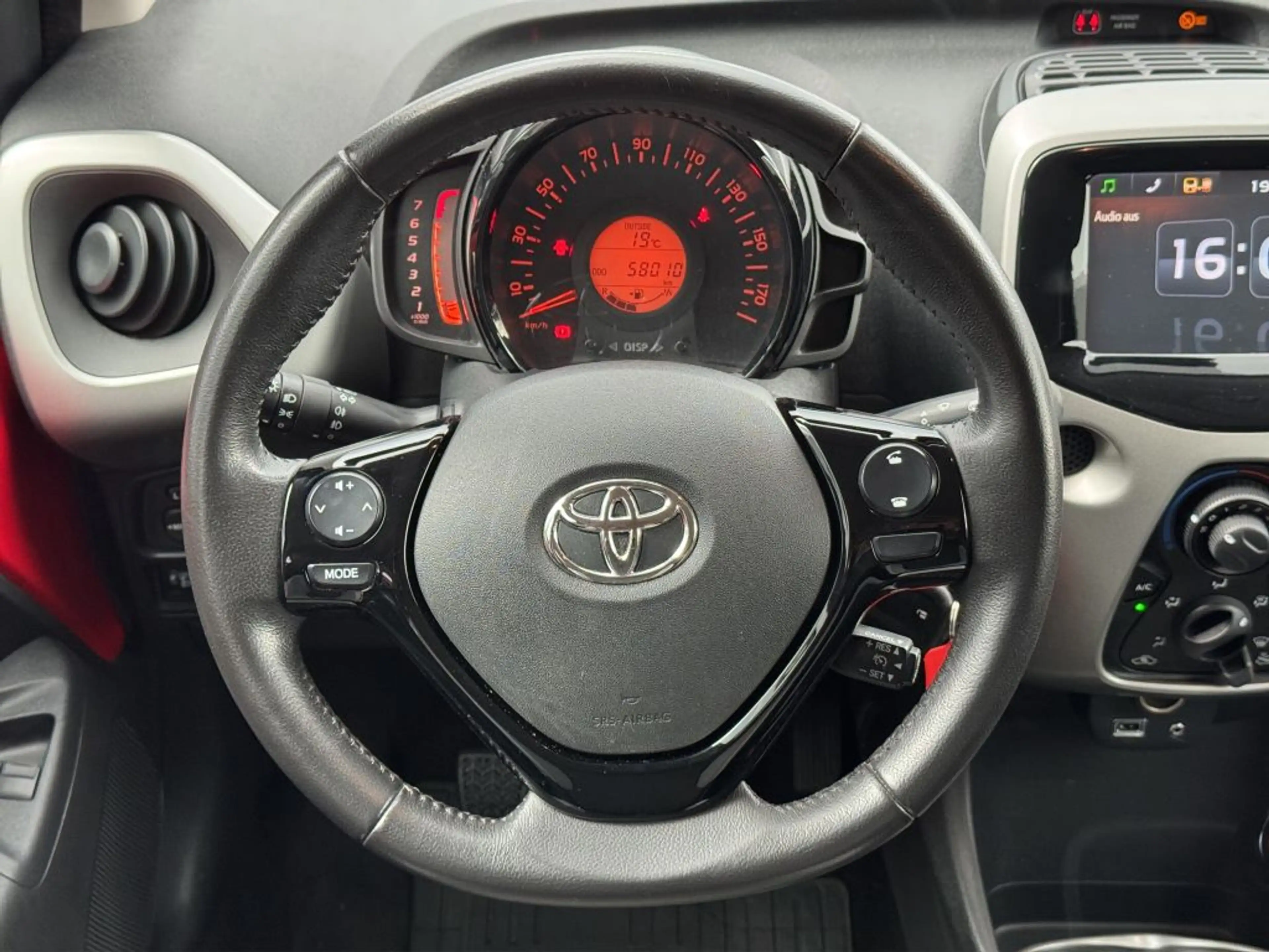 Toyota Aygo X x-play touch *Kamera+Klima+Allwetter* — photo 10