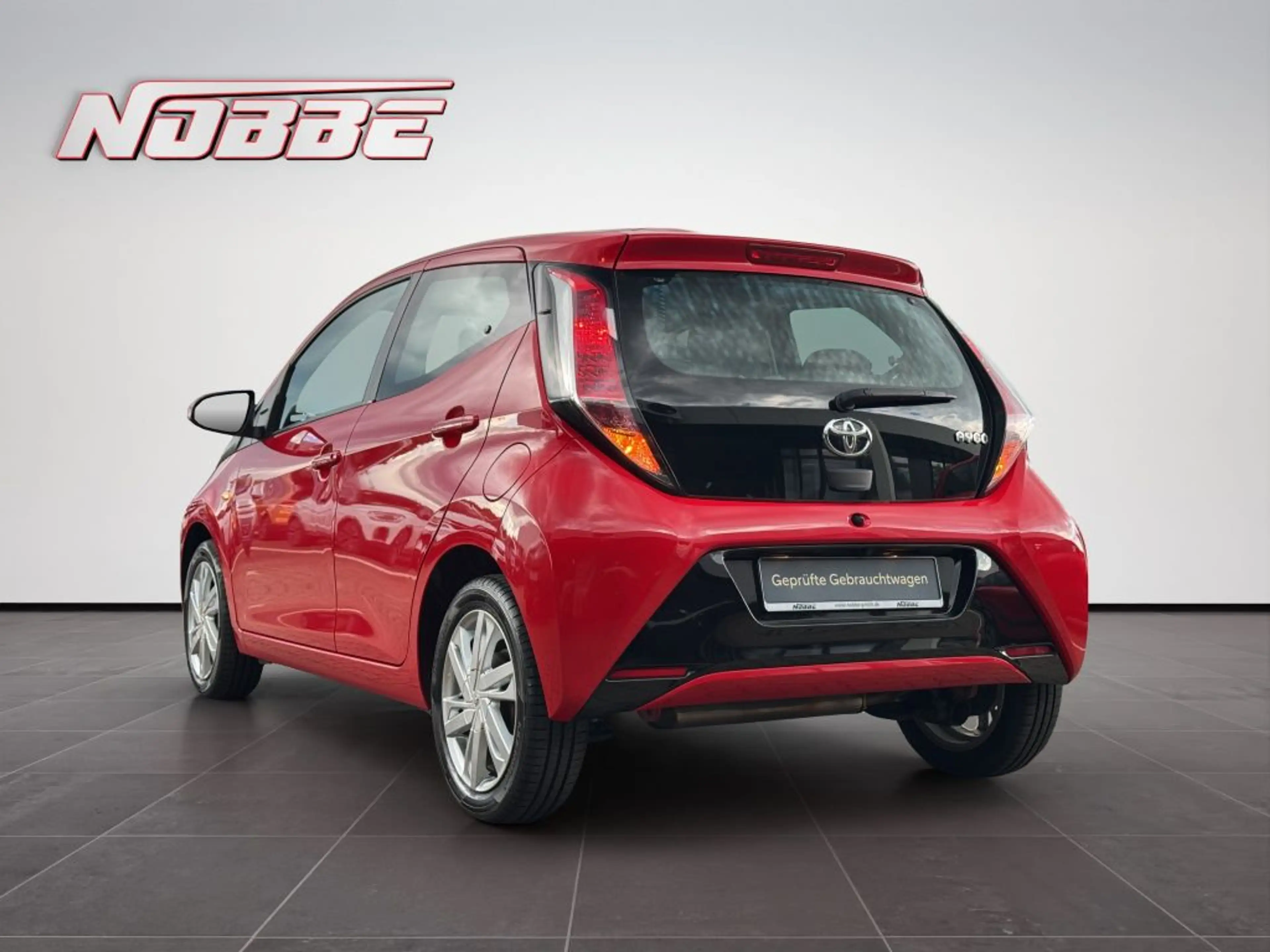 Toyota Aygo X x-play touch *Kamera+Klima+Allwetter* — photo 3