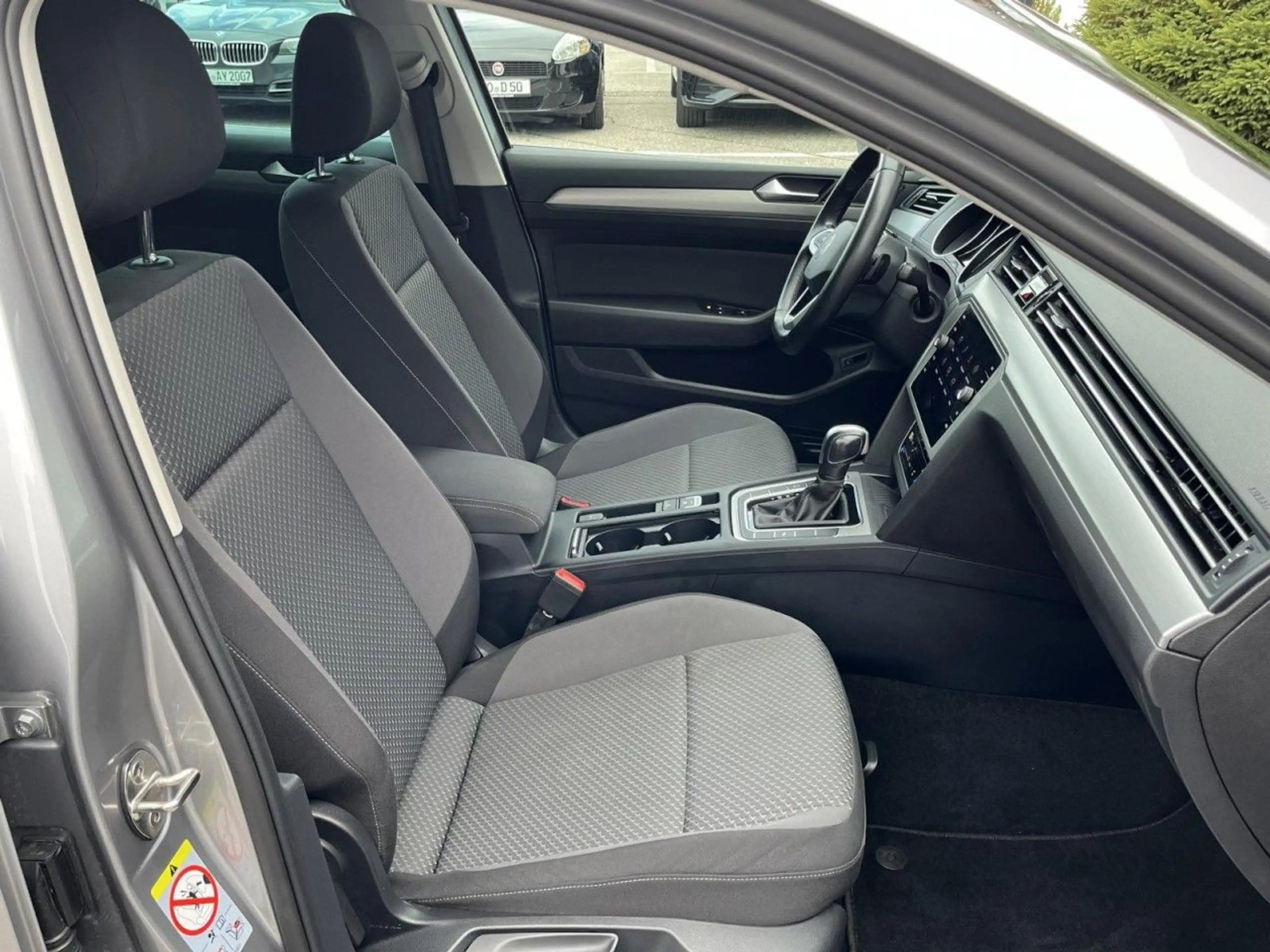 Volkswagen Passat Variant 2,0 TDI DSG (Navi+ACC+LED) — photo 11