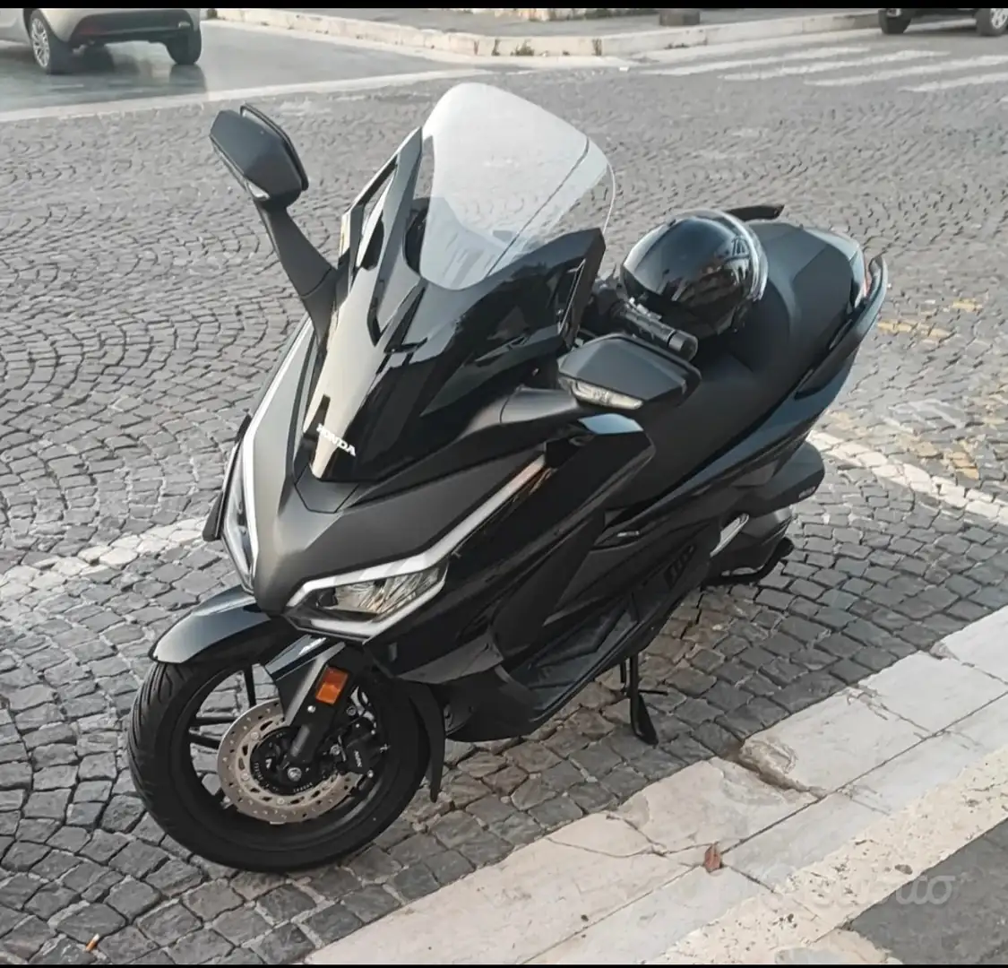 Honda Forza 350 base Fekete - 1