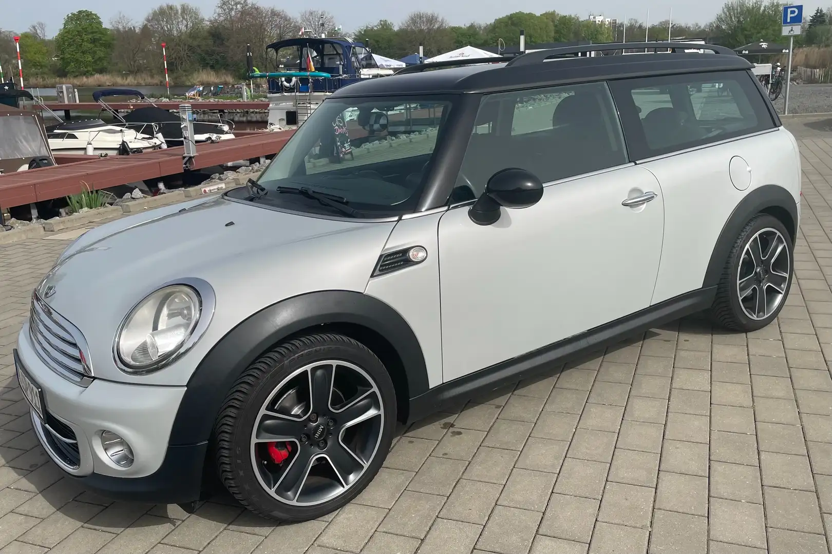 MINI Cooper Clubman Sondermodell Soho Срібний - 1