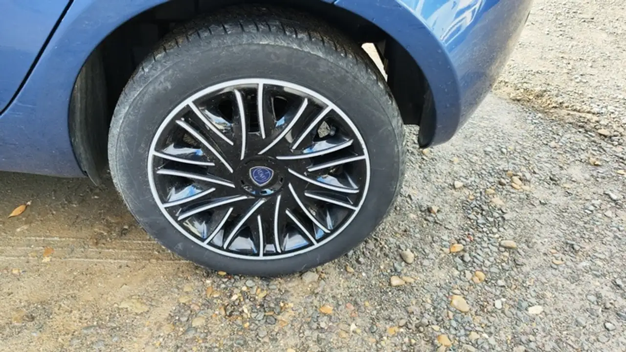 Lancia Ypsilon 2022 — фото 13
